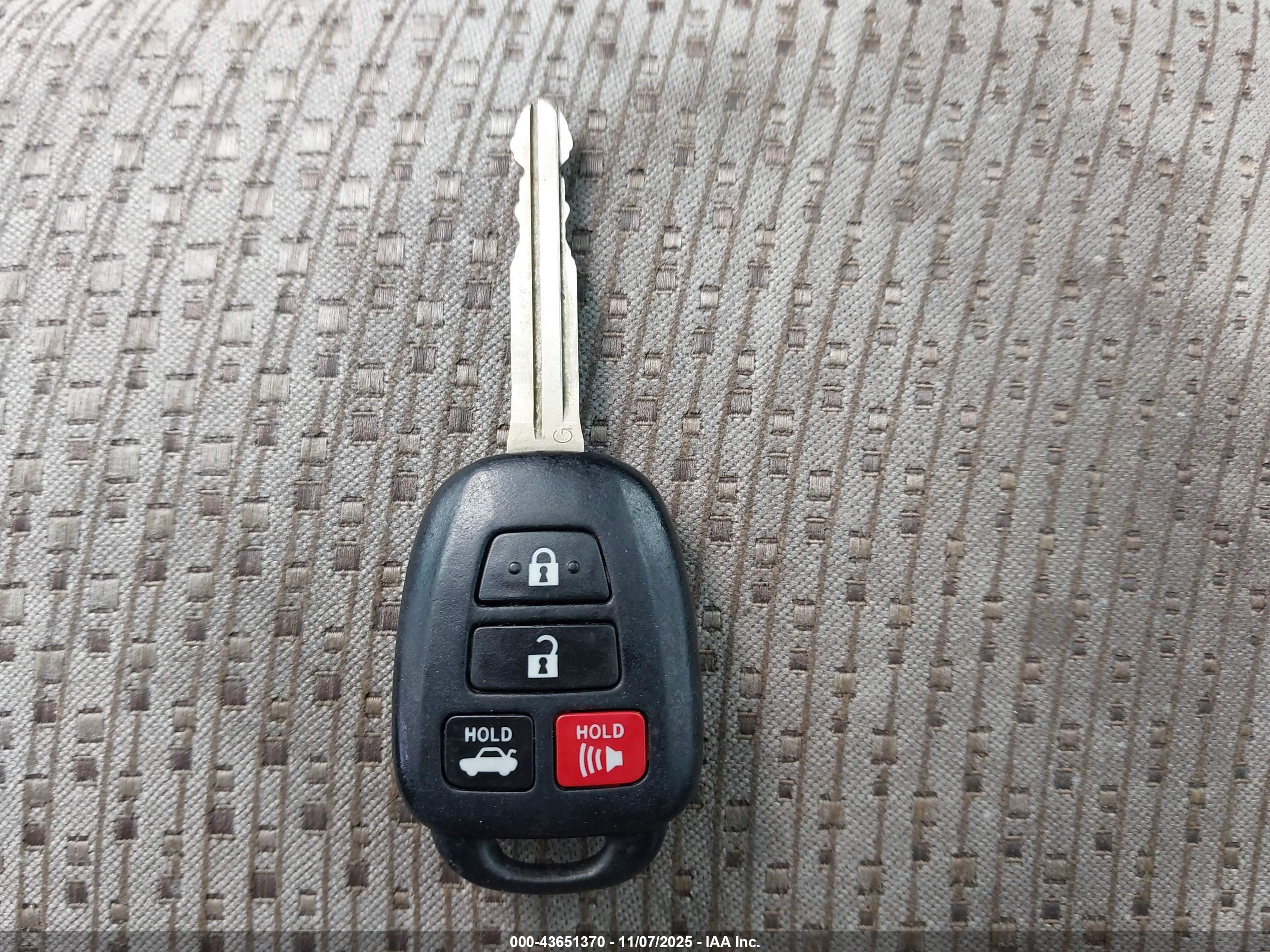 TOYOTA CAMRY image 11