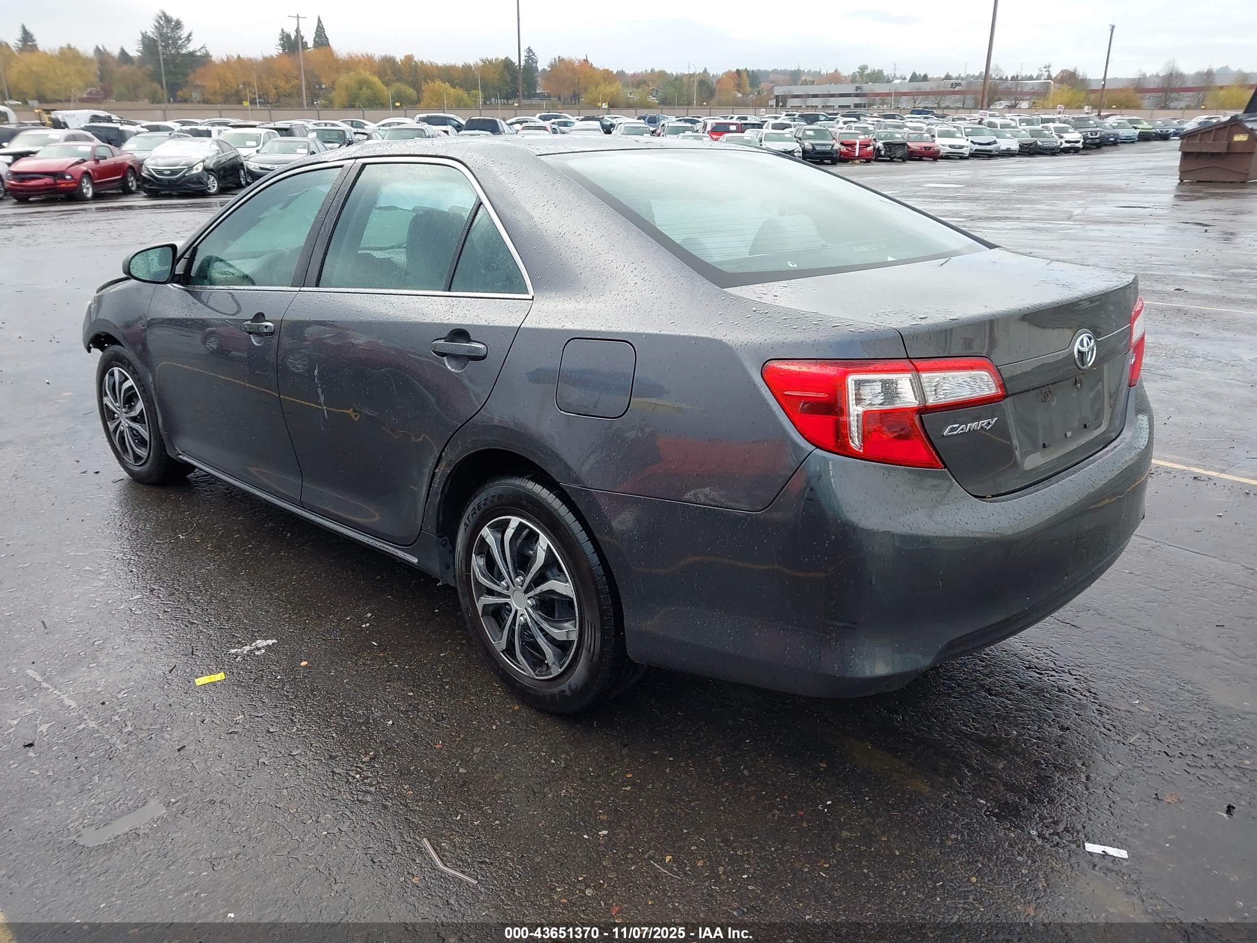 TOYOTA CAMRY image 3