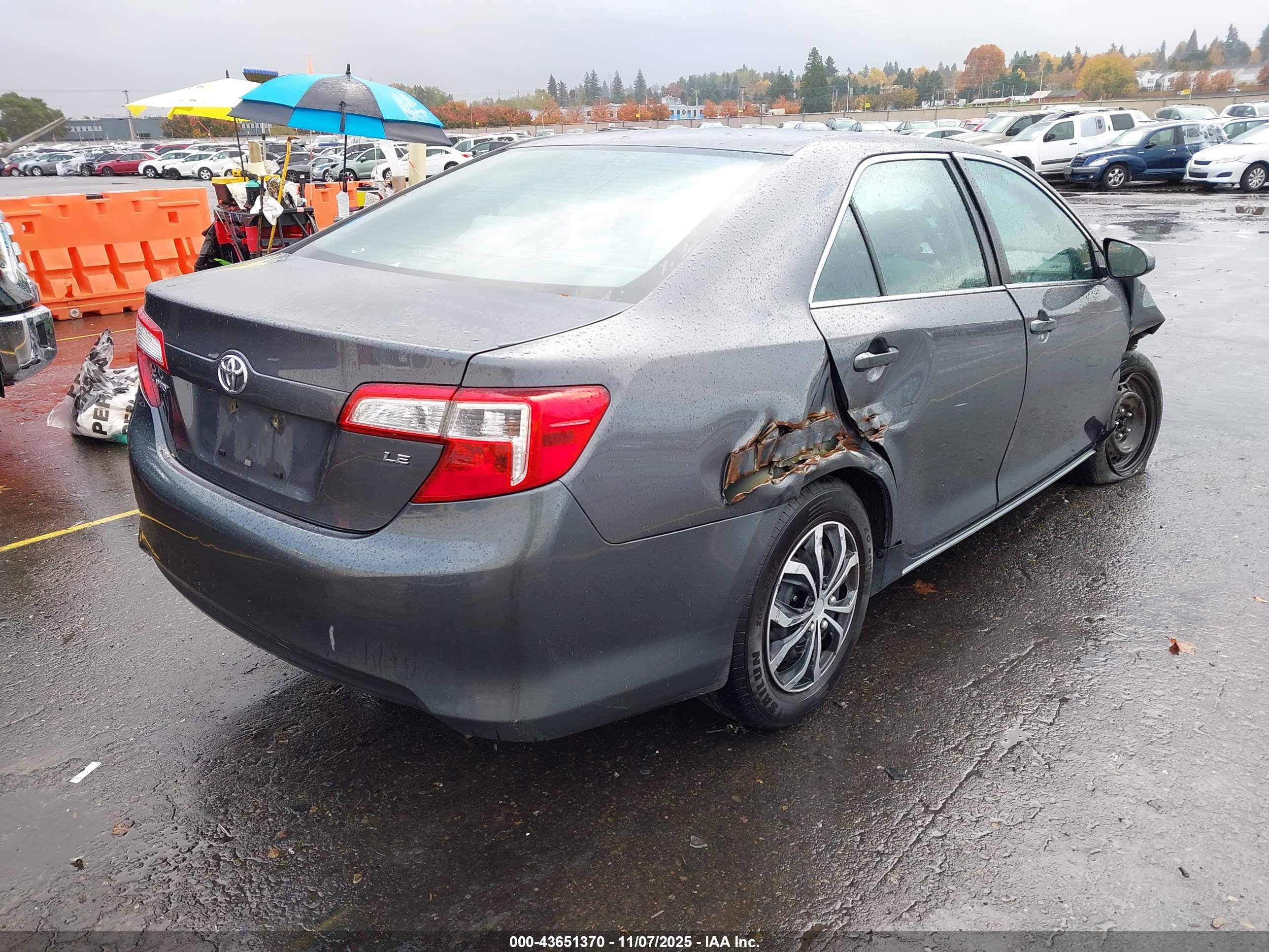 TOYOTA CAMRY image 4