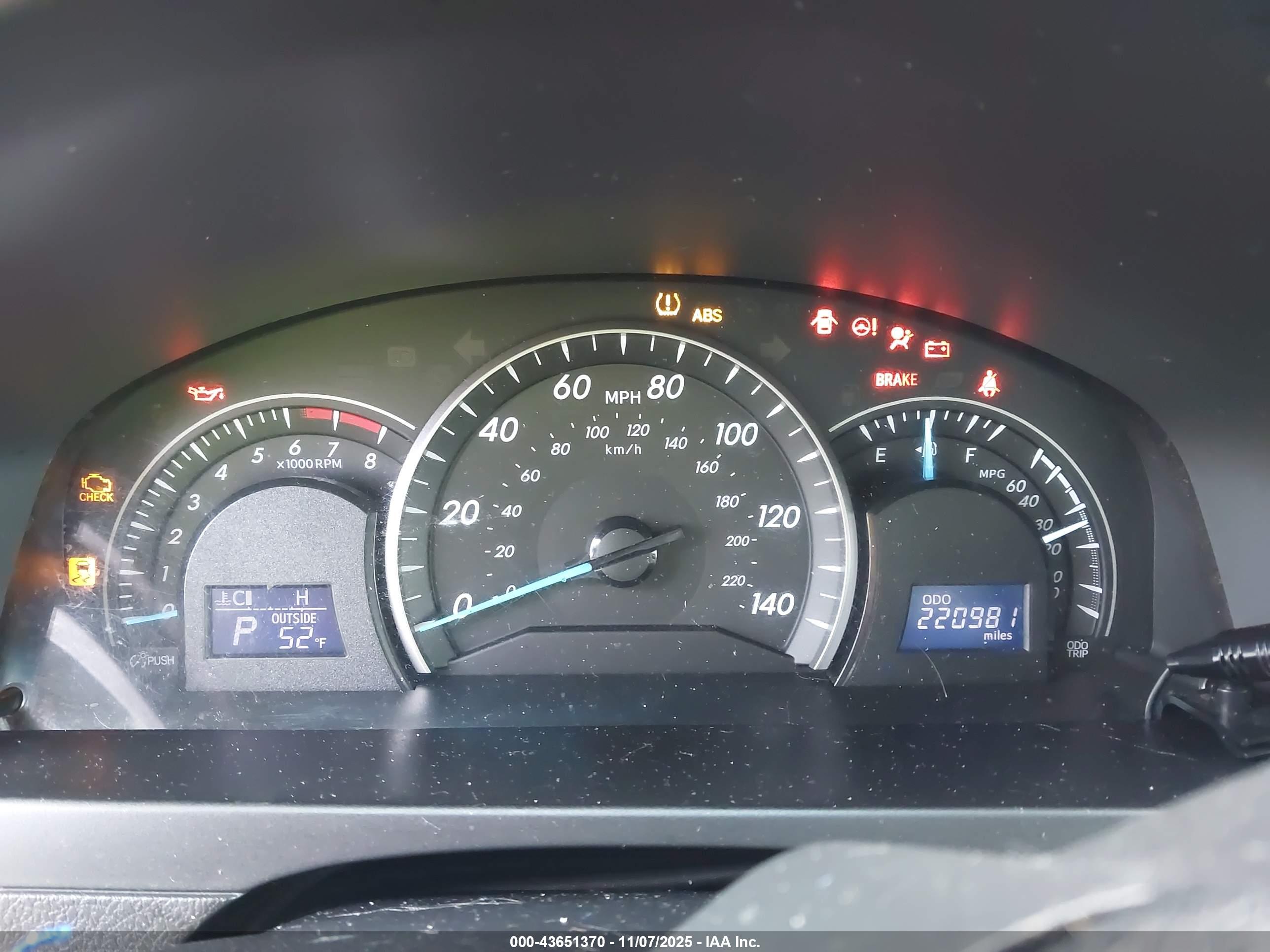 TOYOTA CAMRY image 7