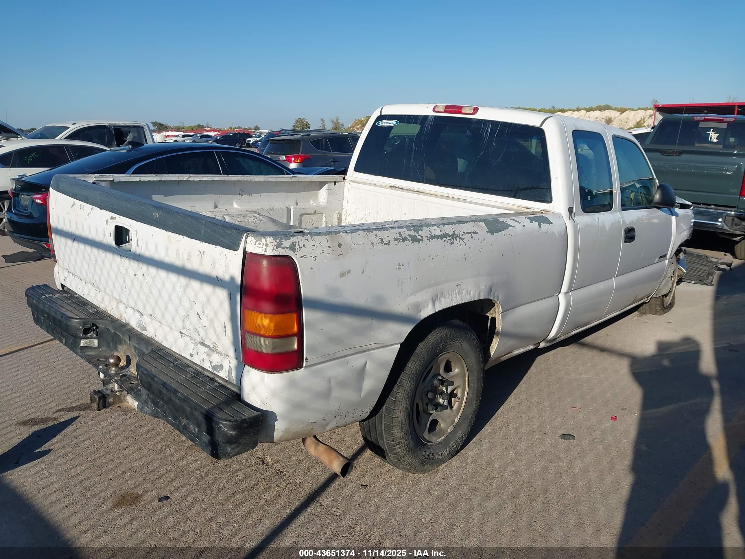 CHEVROLET SILVERADO image 4