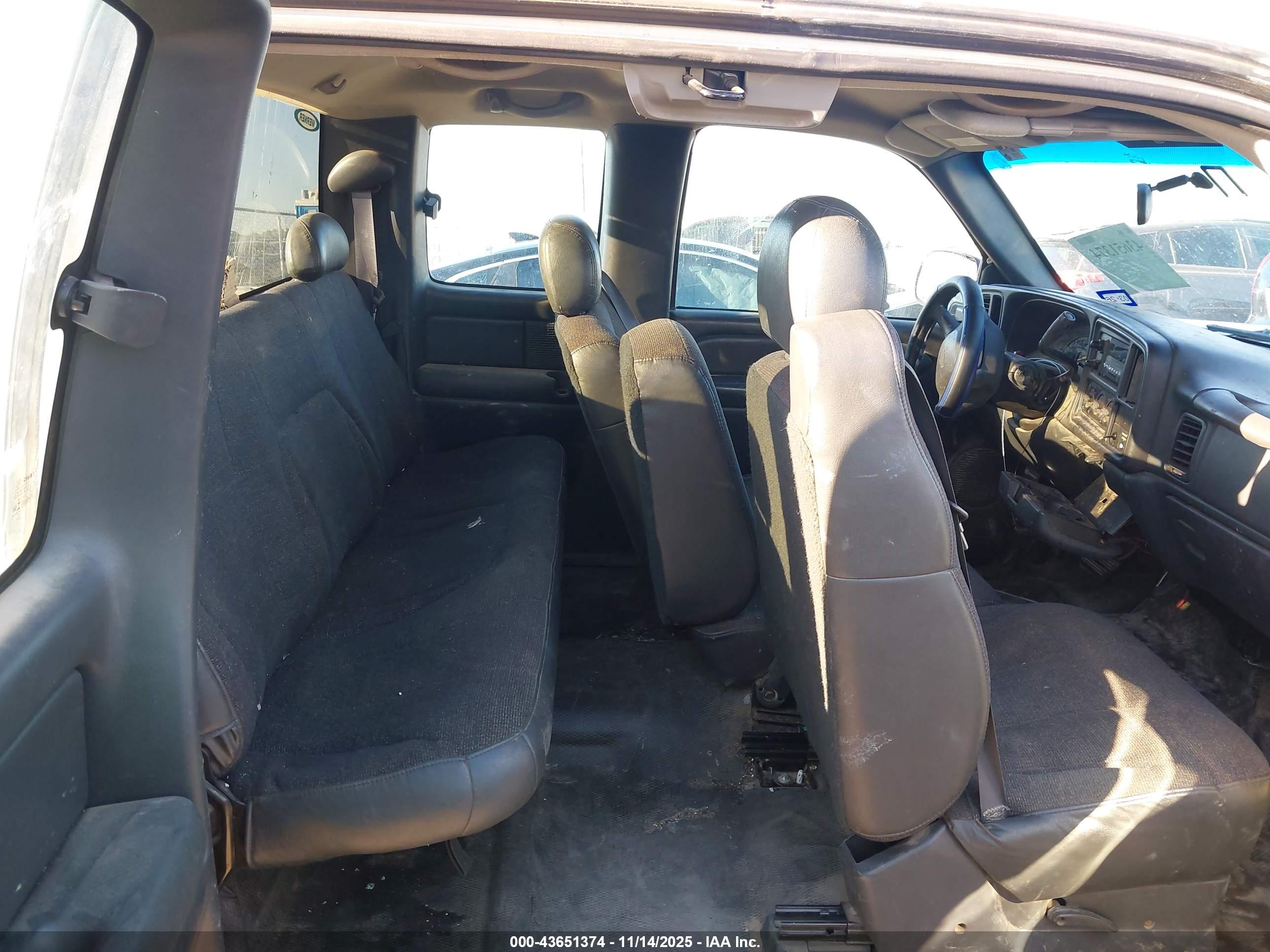 CHEVROLET SILVERADO image 8