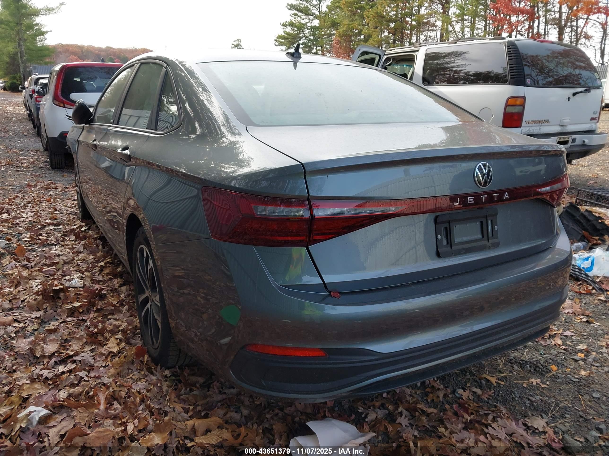 VOLKSWAGEN JETTA image 3