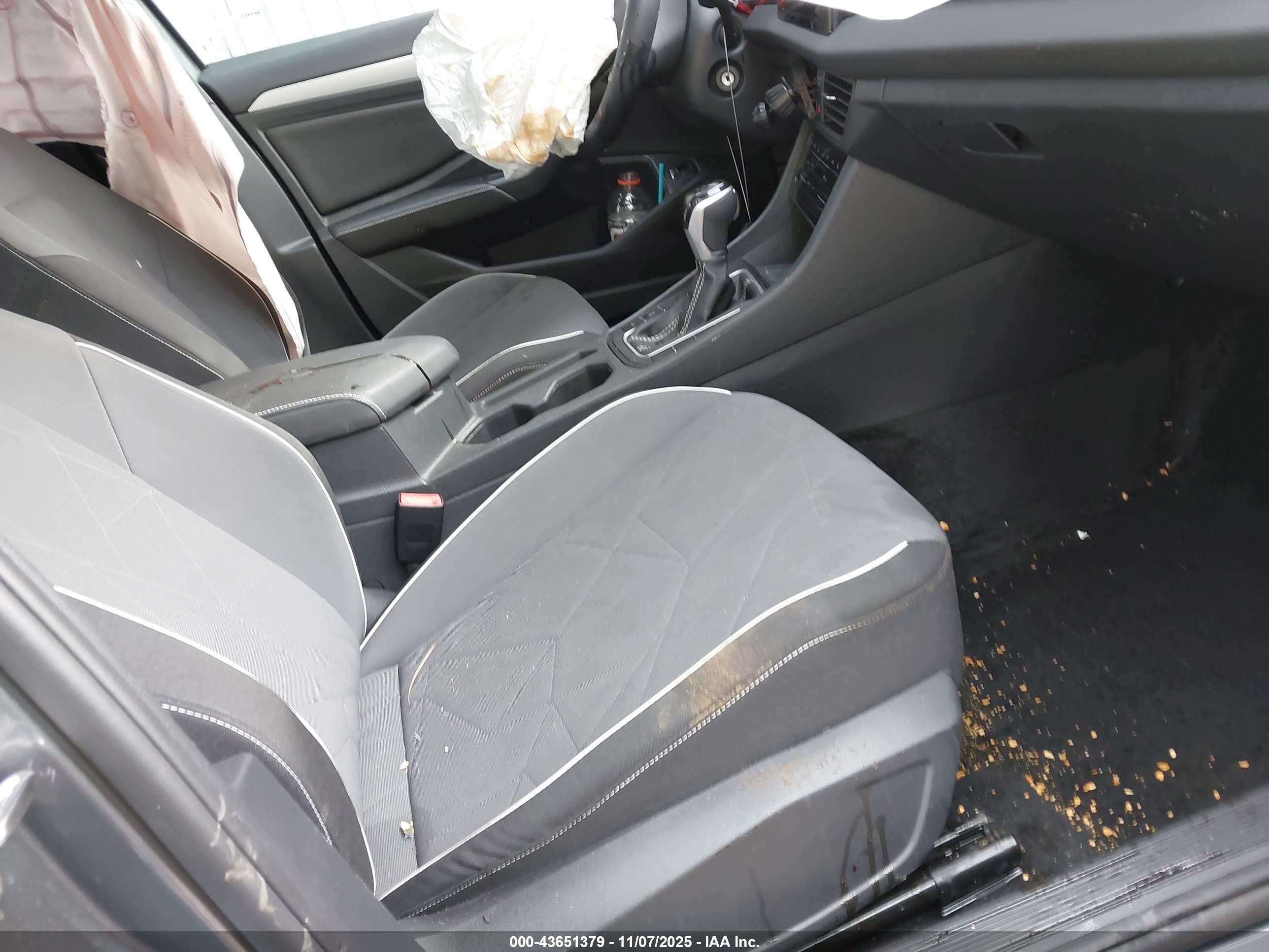 VOLKSWAGEN JETTA image 5