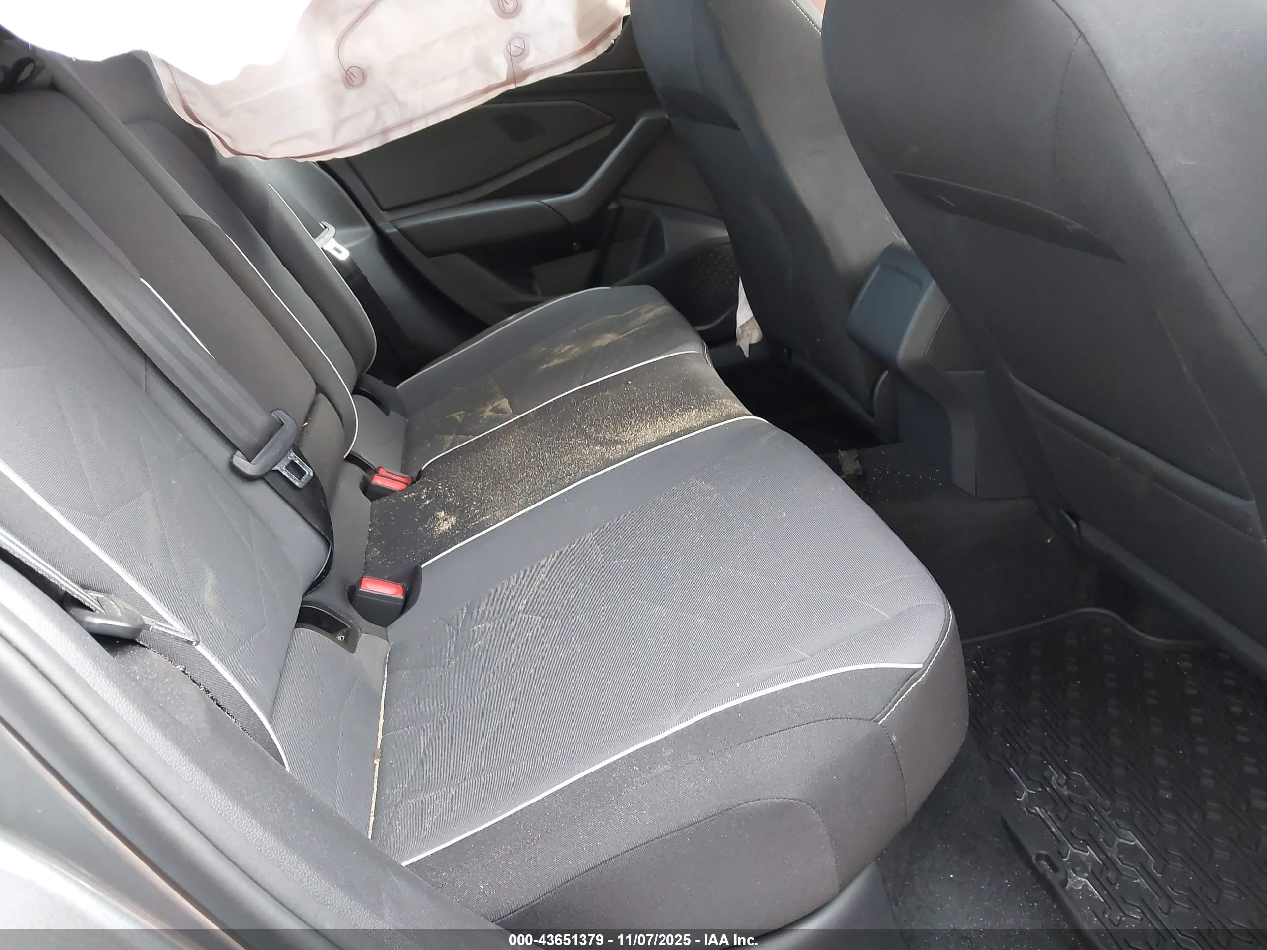 VOLKSWAGEN JETTA image 8