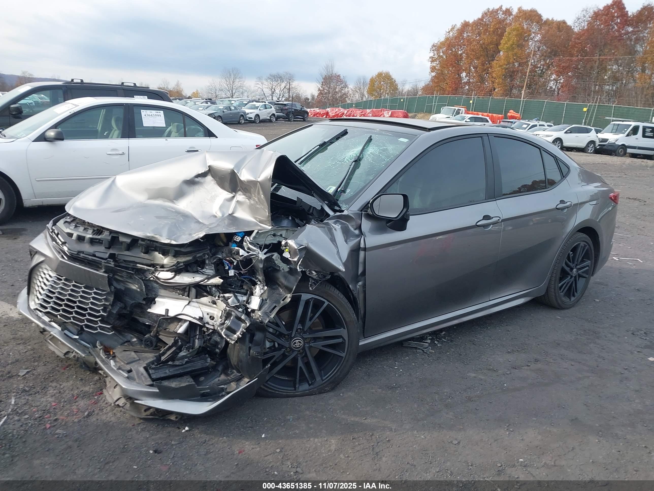 TOYOTA CAMRY image 2