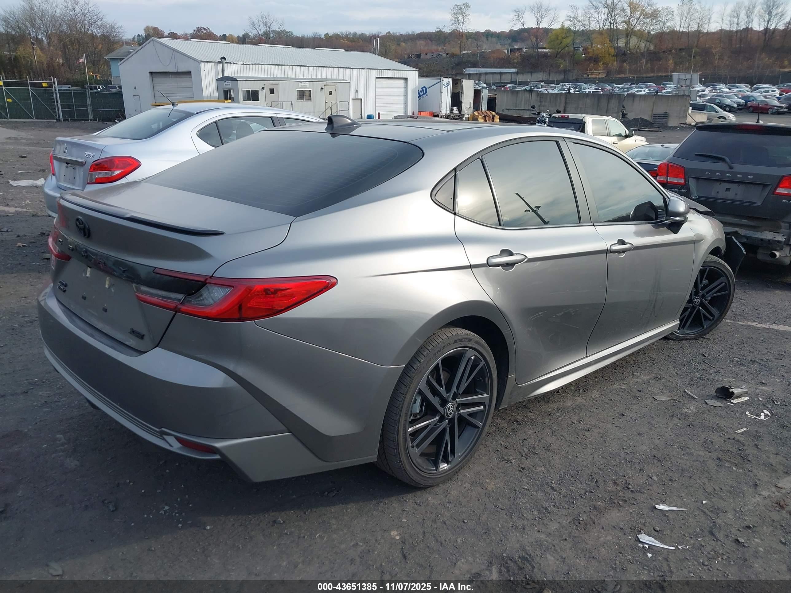 TOYOTA CAMRY image 4