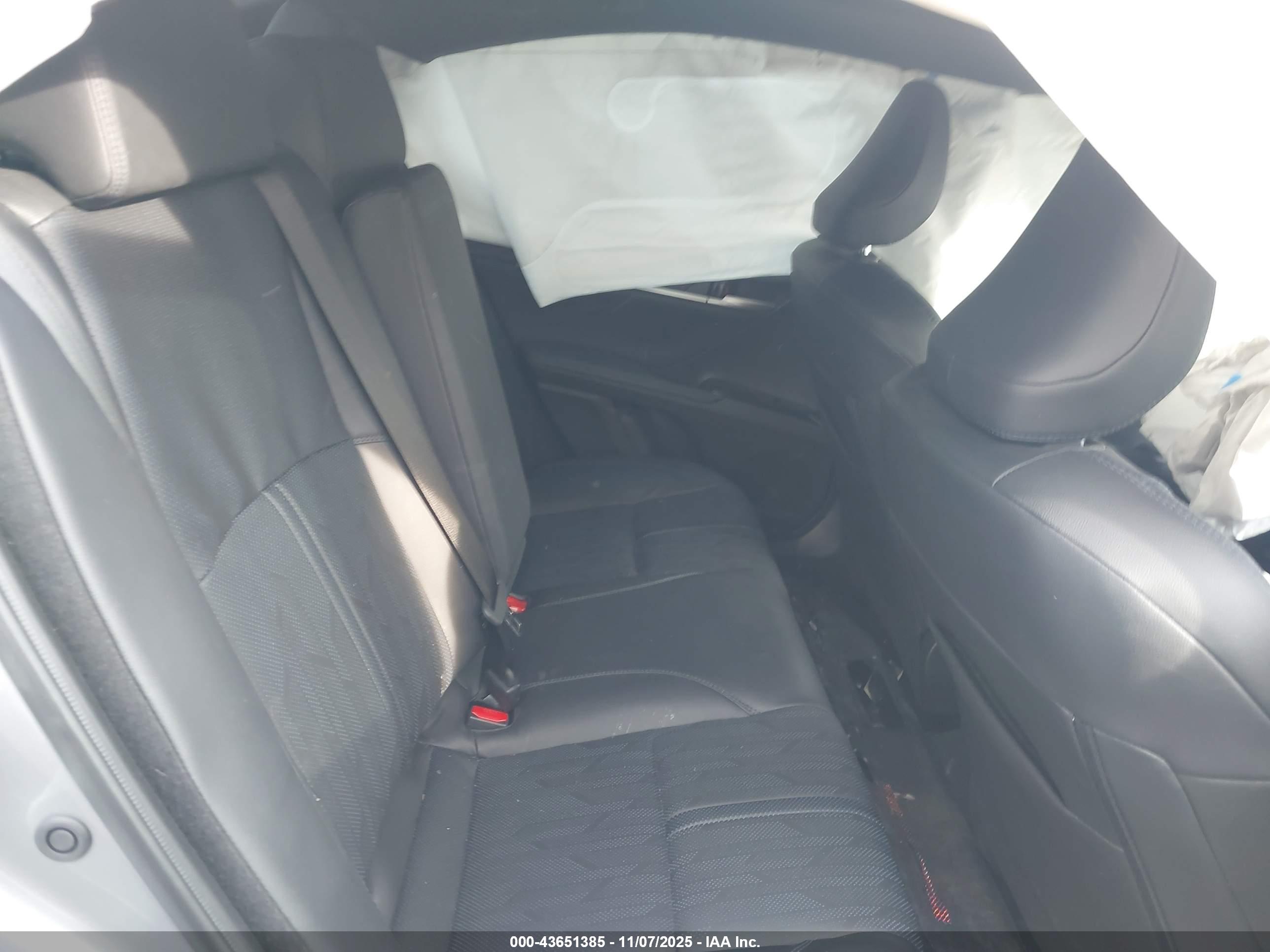 TOYOTA CAMRY image 8