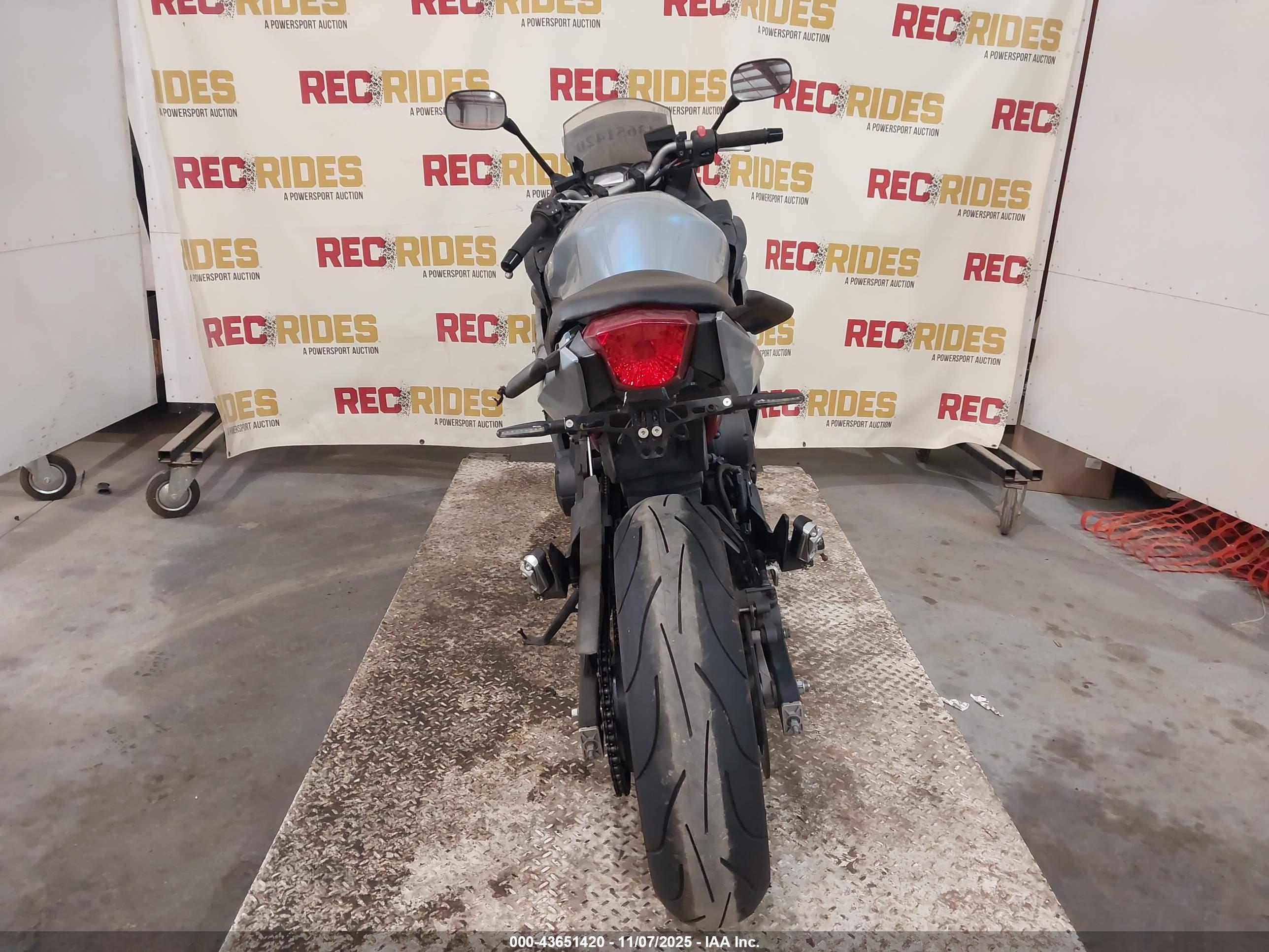 YAMAHA FZ6 image 6