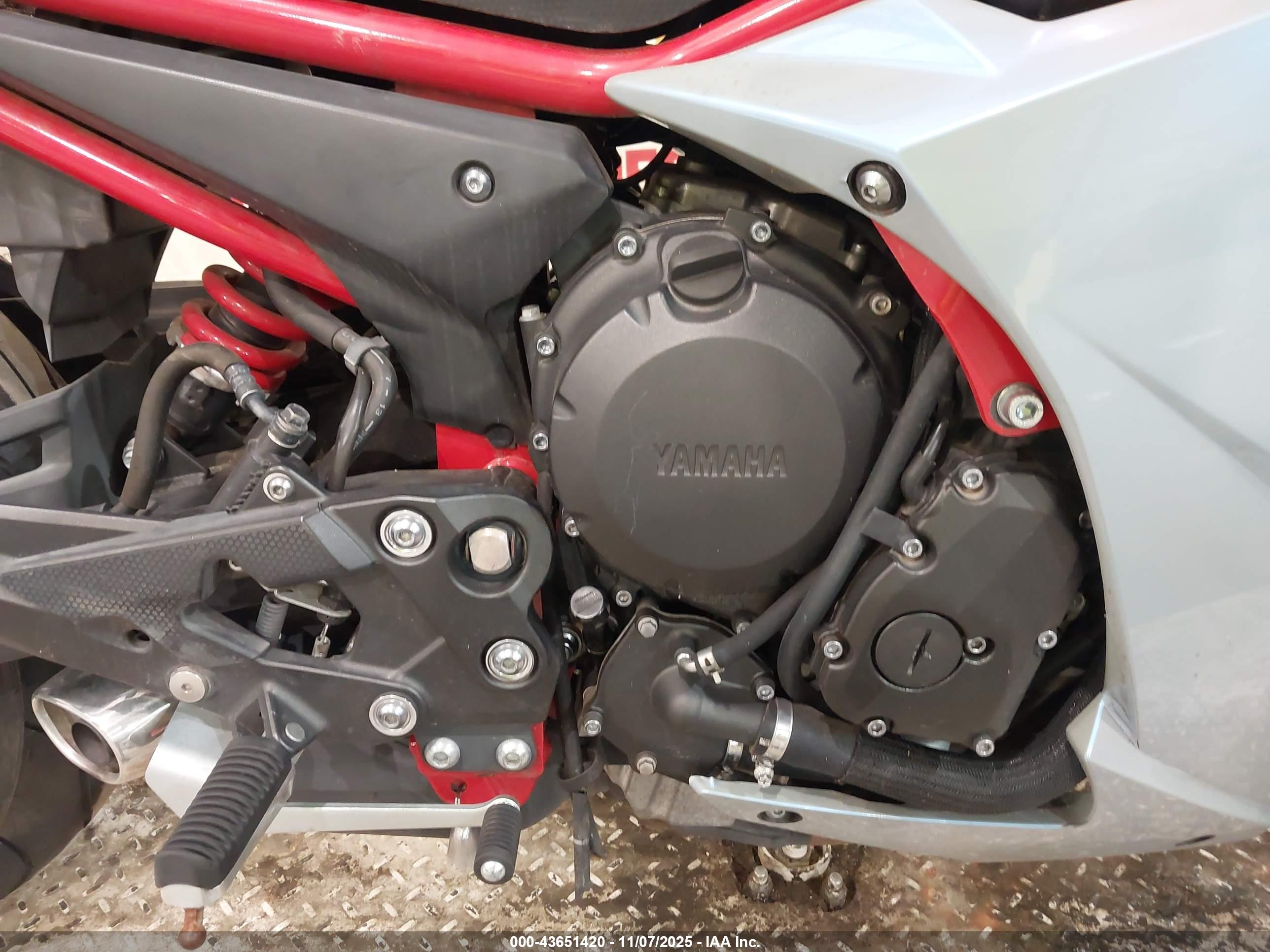 YAMAHA FZ6 image 8