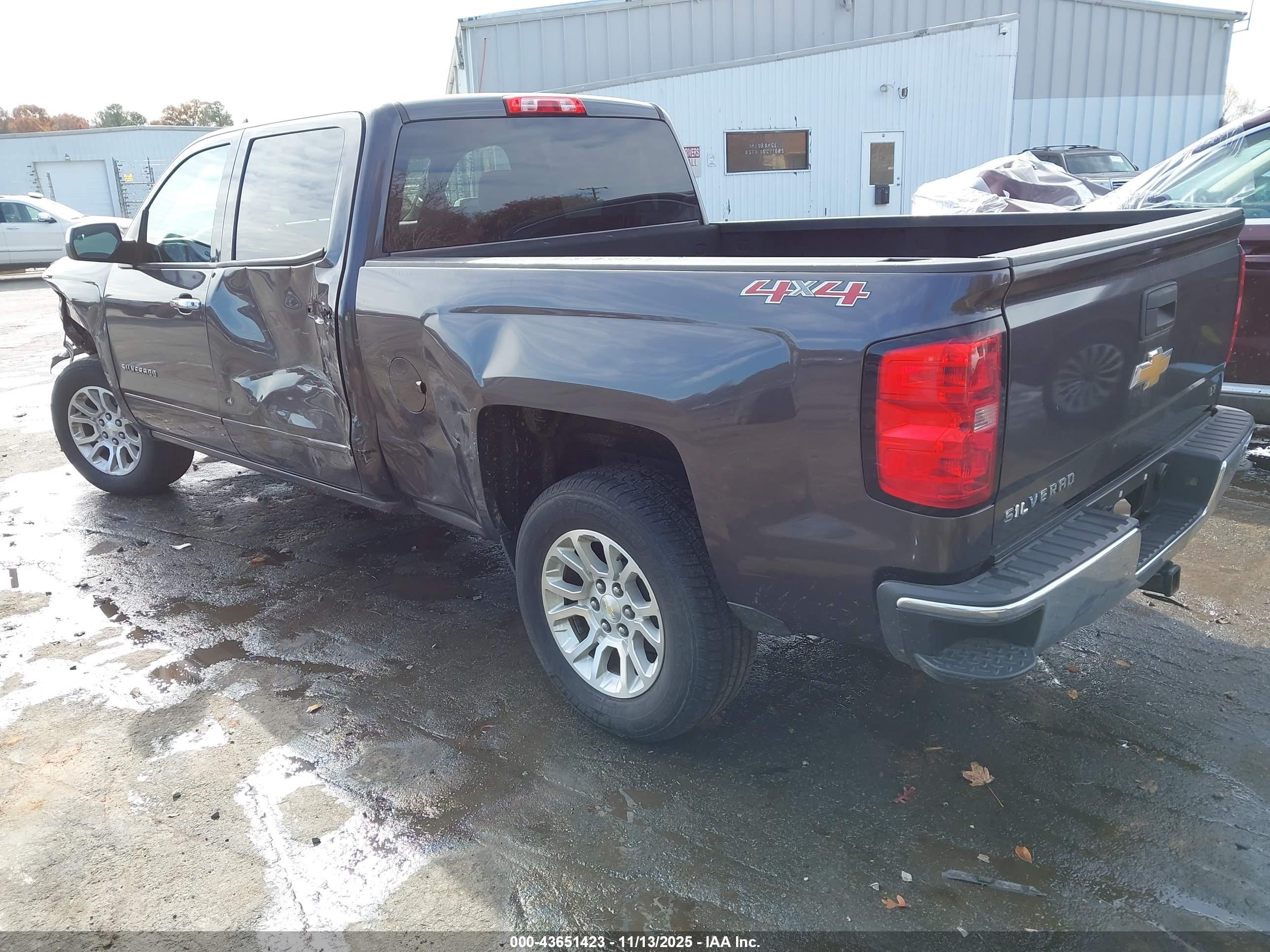 CHEVROLET SILVERADO image 3