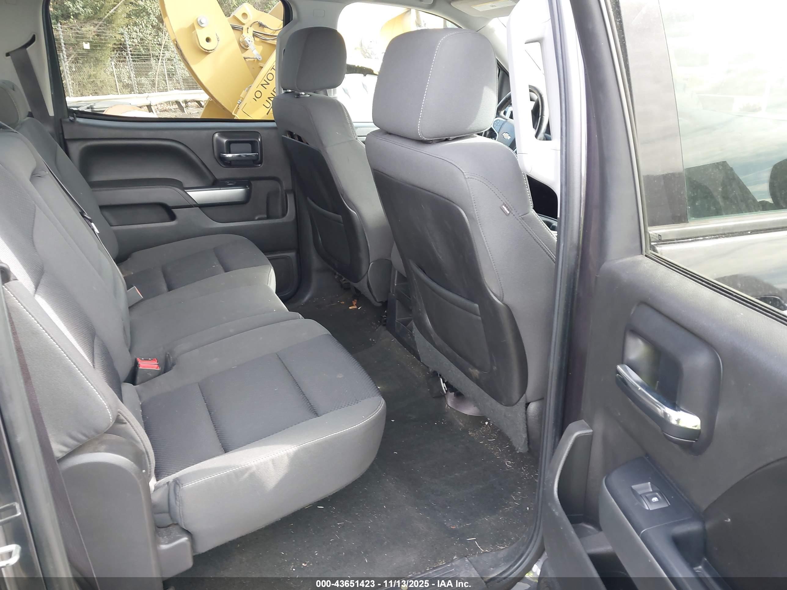 CHEVROLET SILVERADO image 8