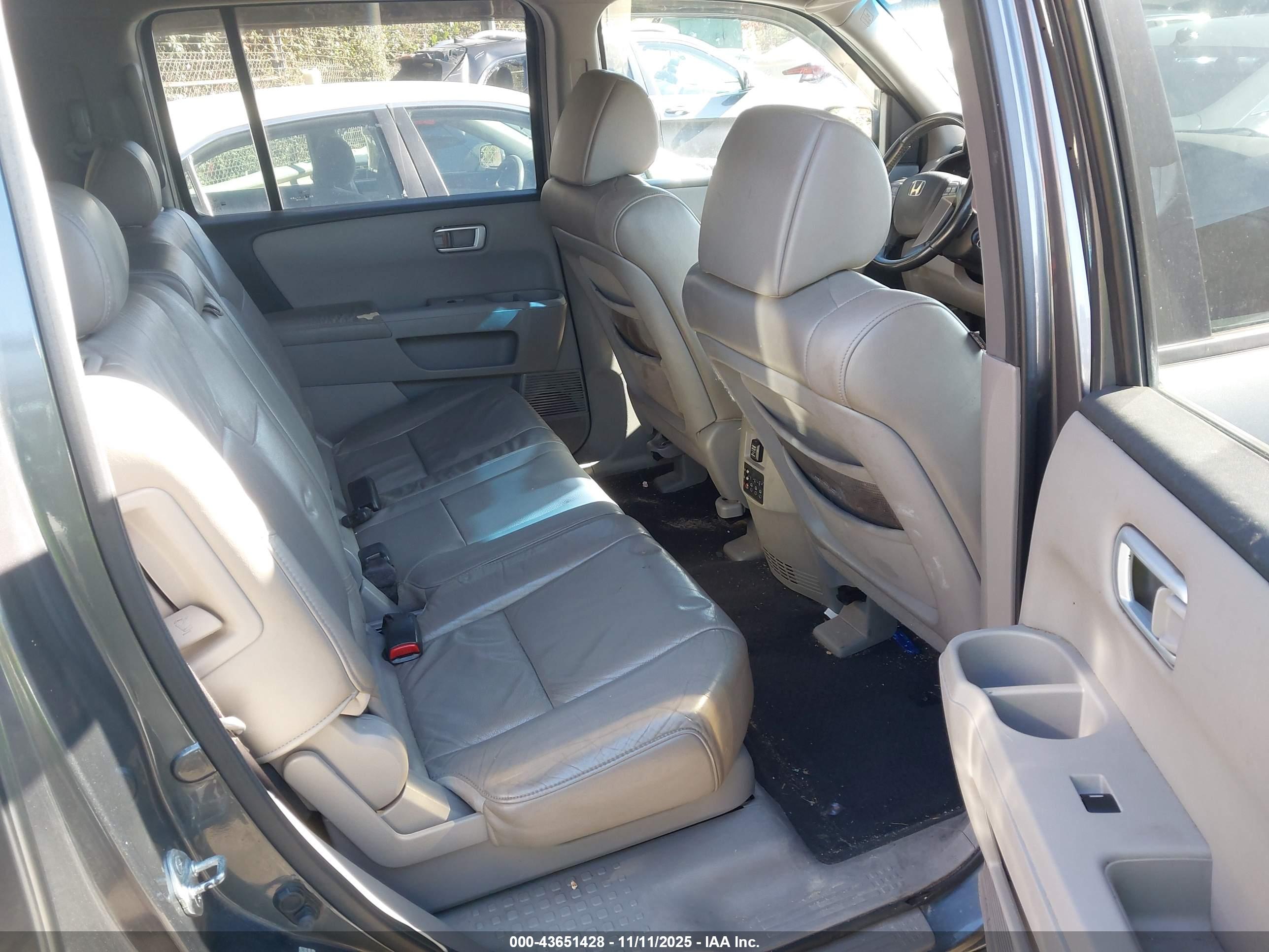 HONDA PILOT image 8