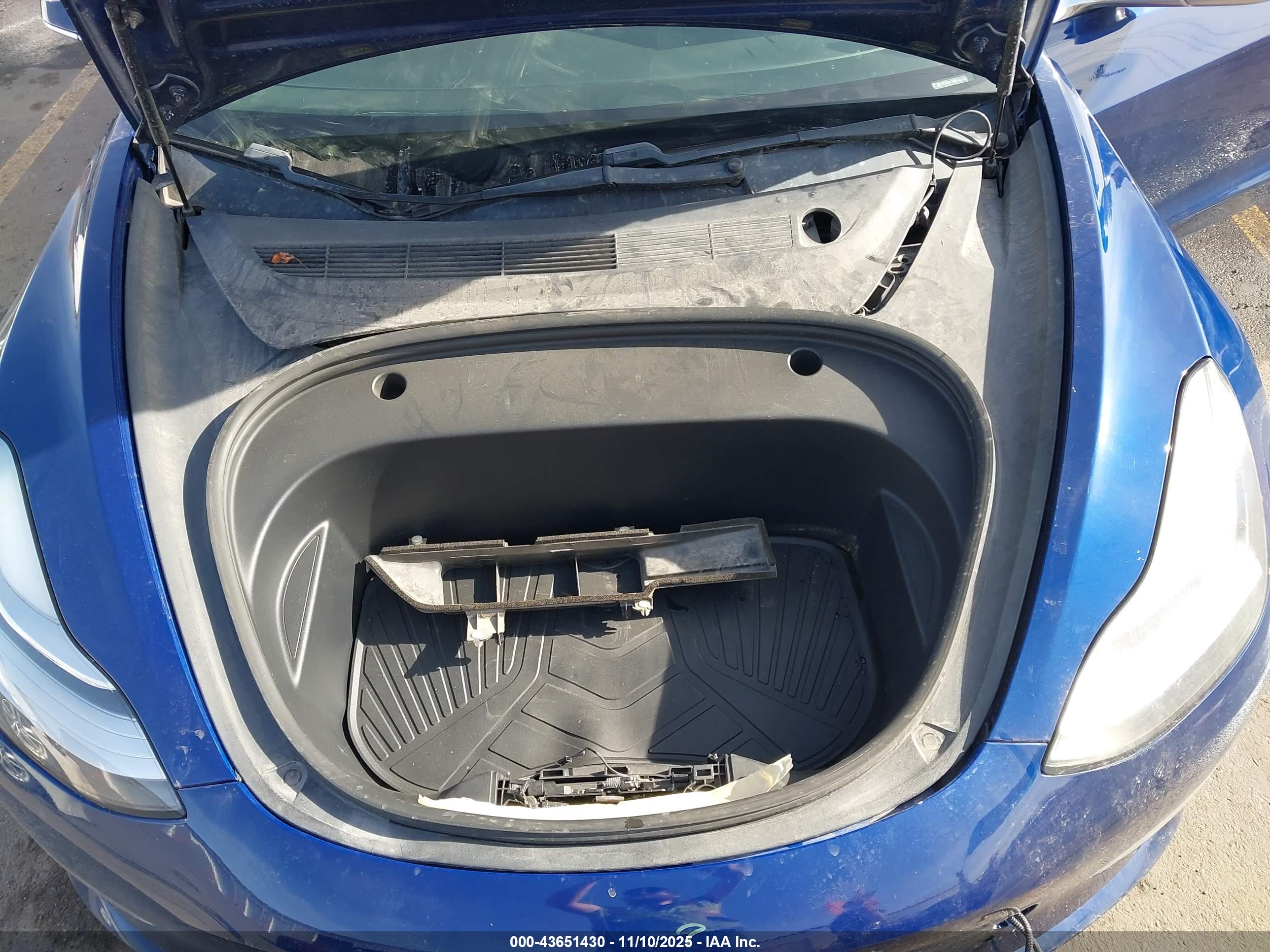TESLA MODEL image 10