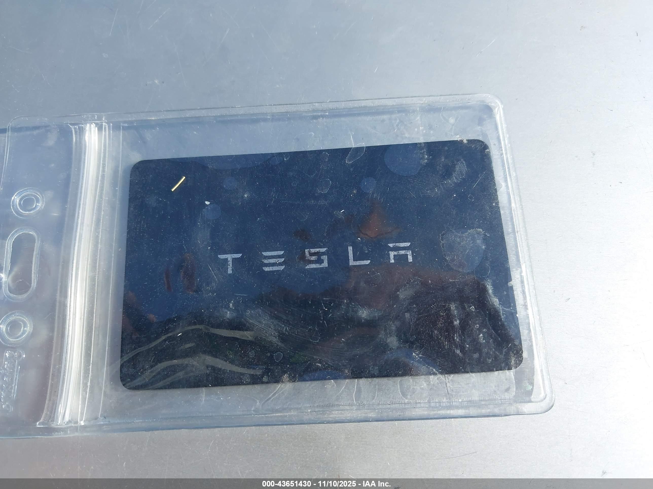 TESLA MODEL image 11