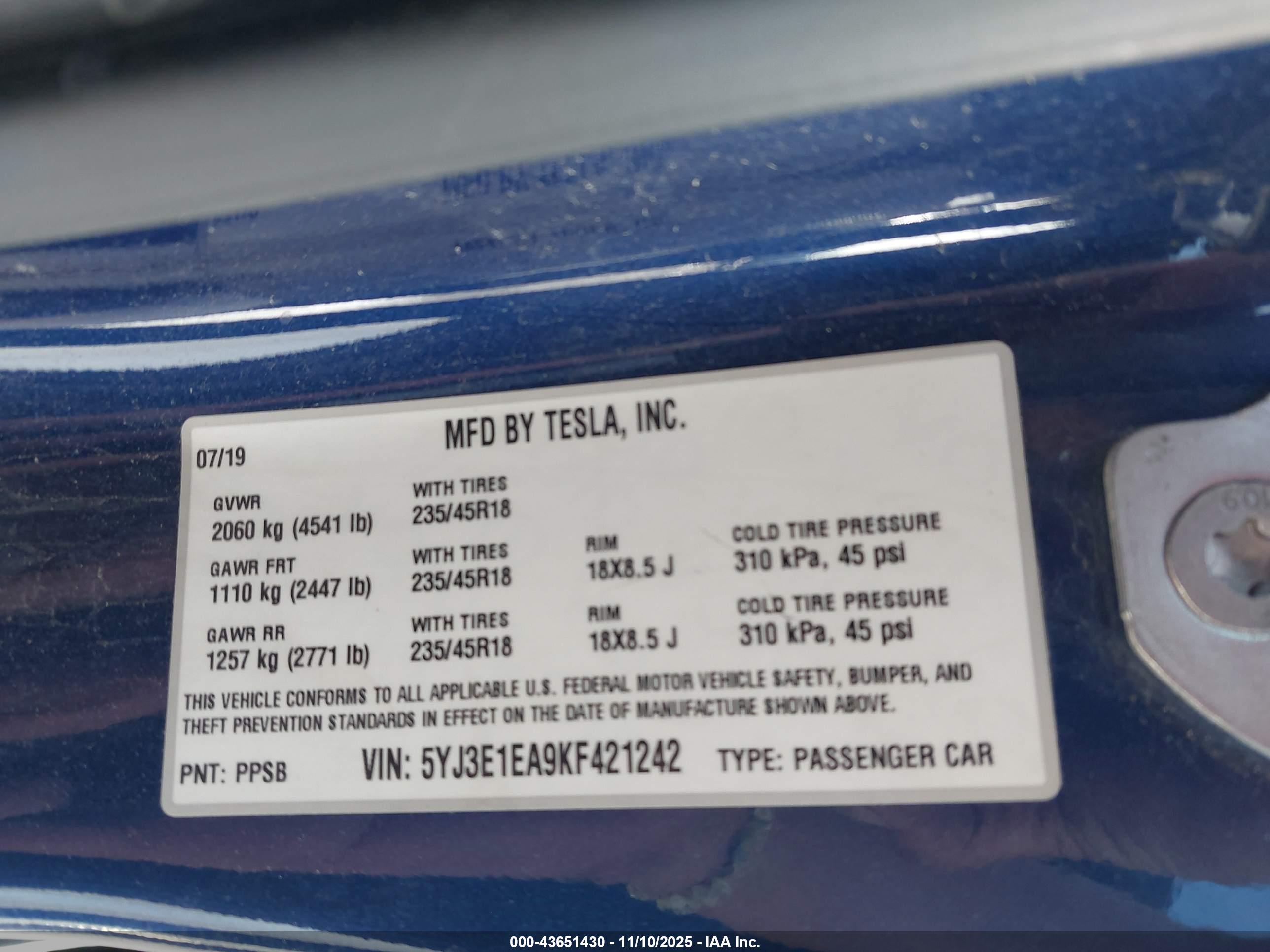 TESLA MODEL image 9