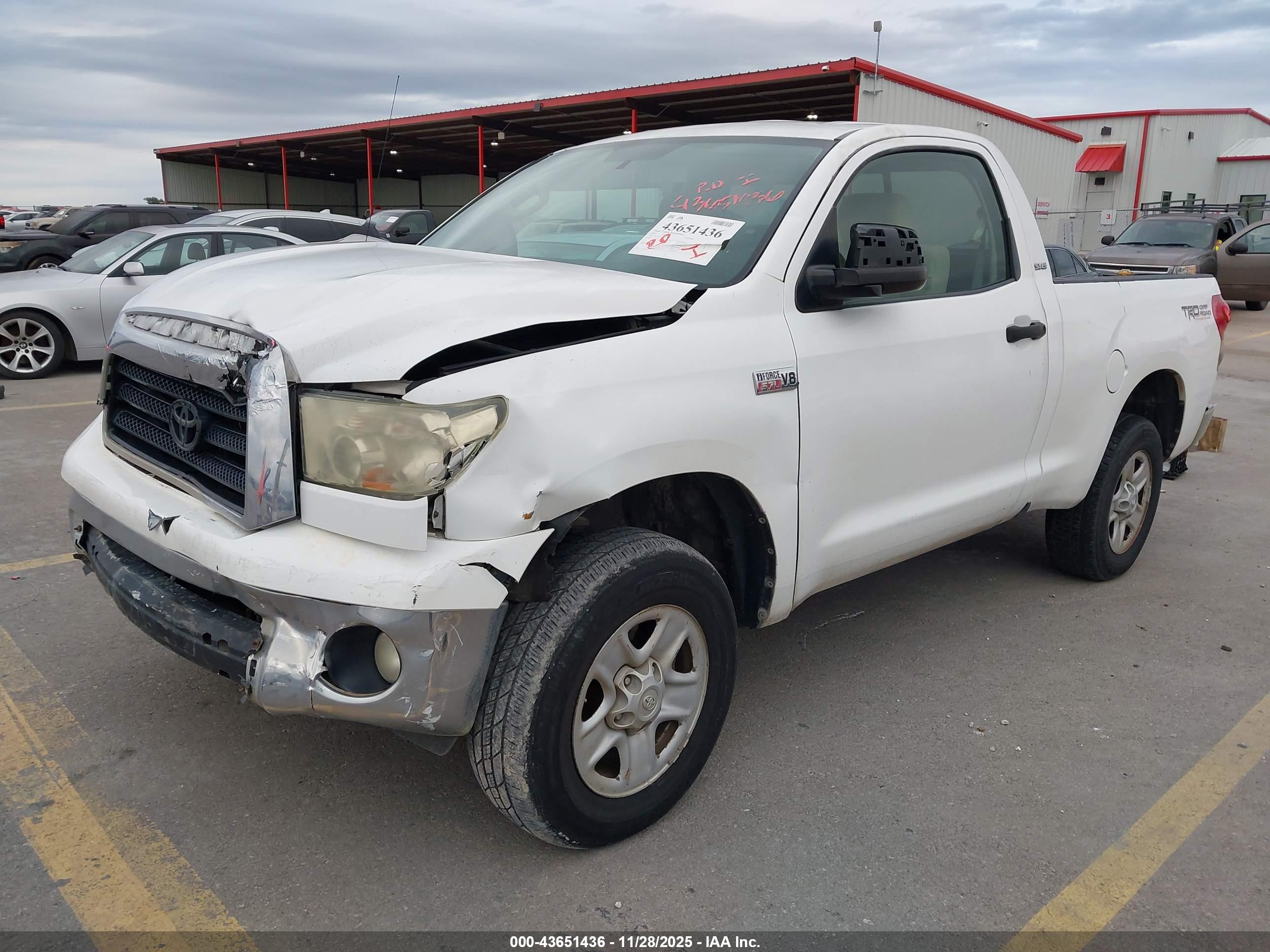 TOYOTA TUNDRA image 2