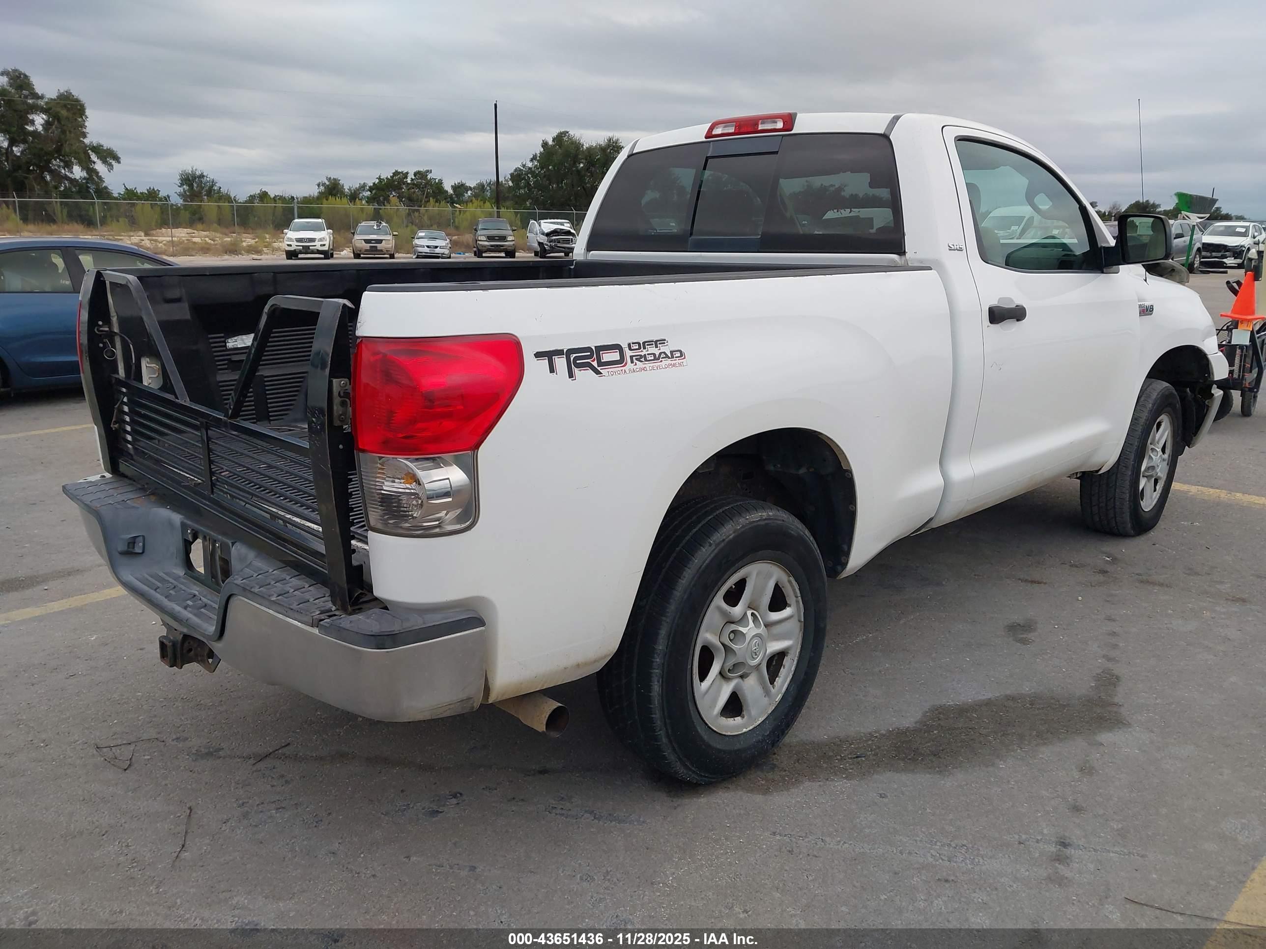 TOYOTA TUNDRA image 4