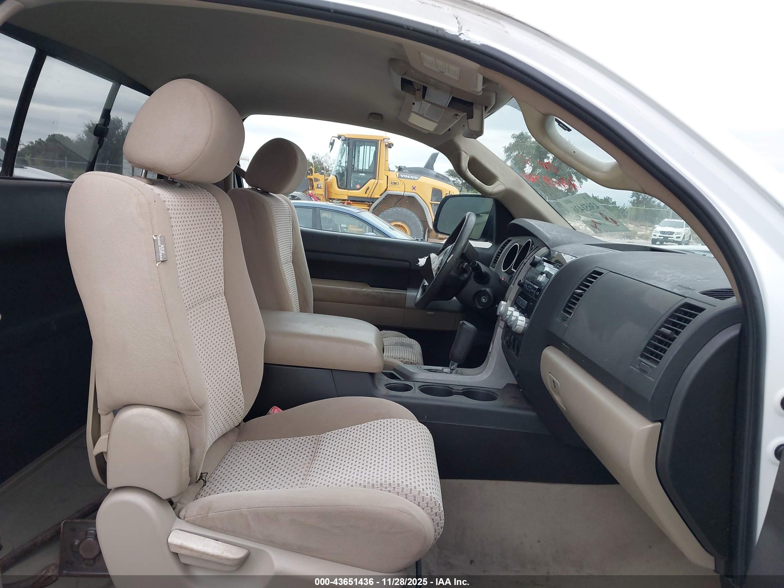 TOYOTA TUNDRA image 5