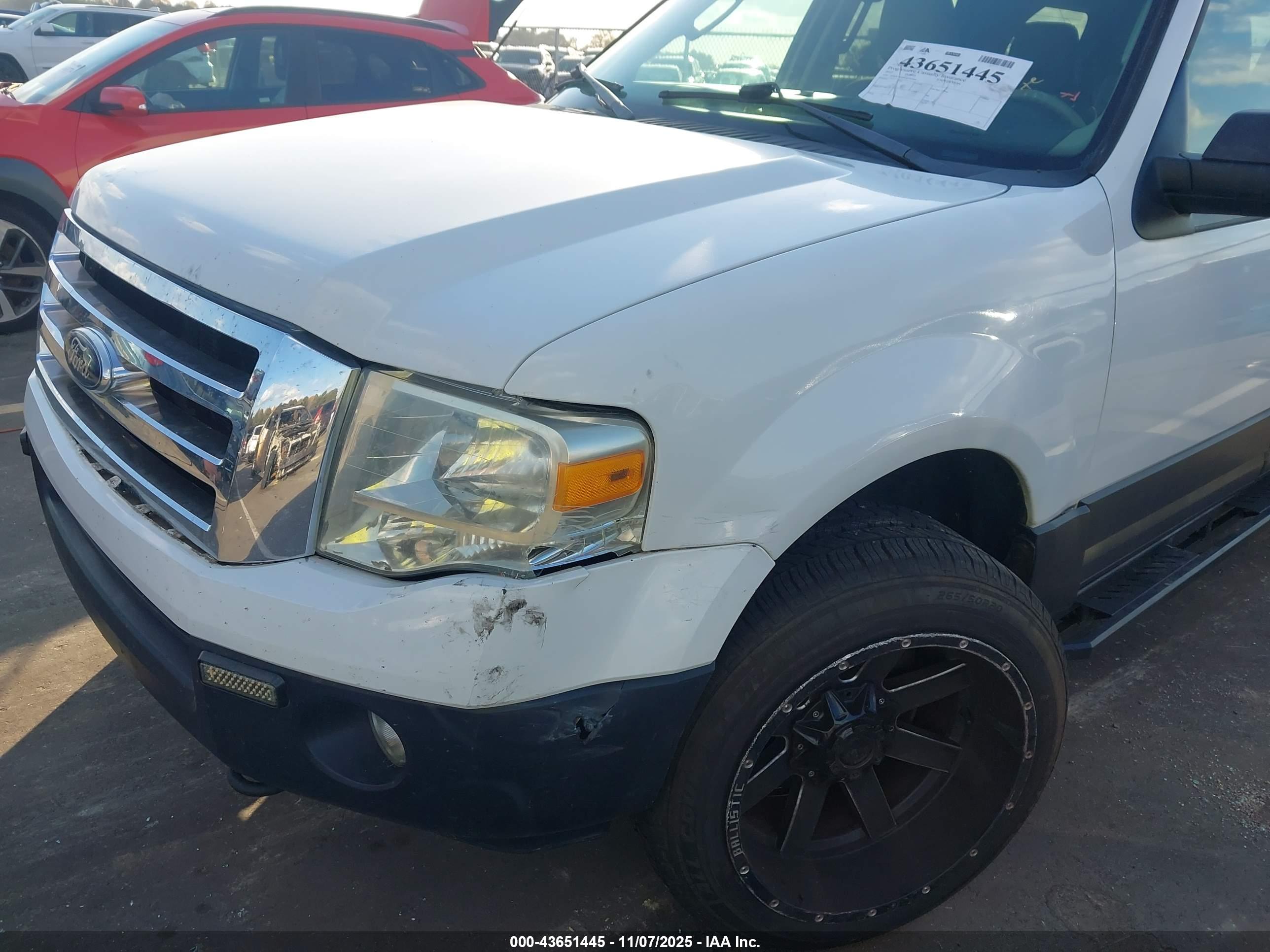 FORD EXPEDITION image 6