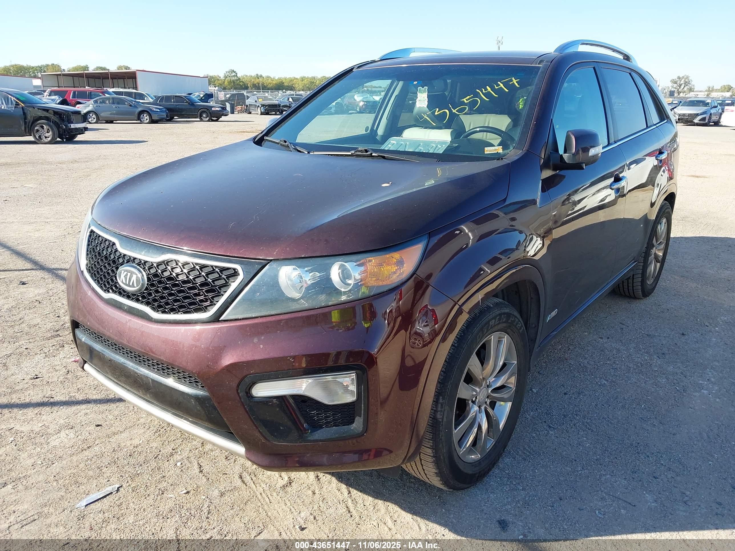 KIA SORENTO image 2