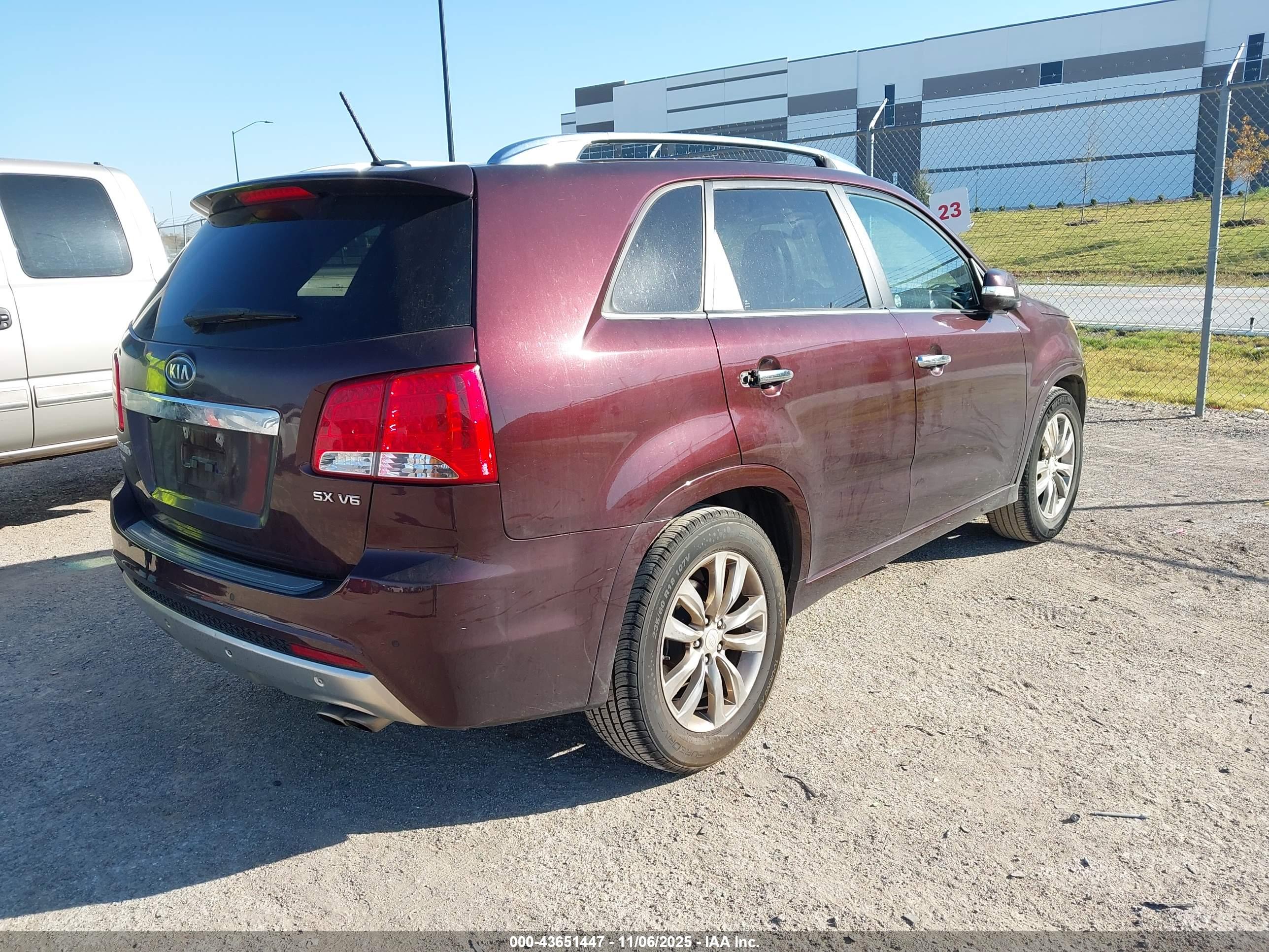 KIA SORENTO image 4