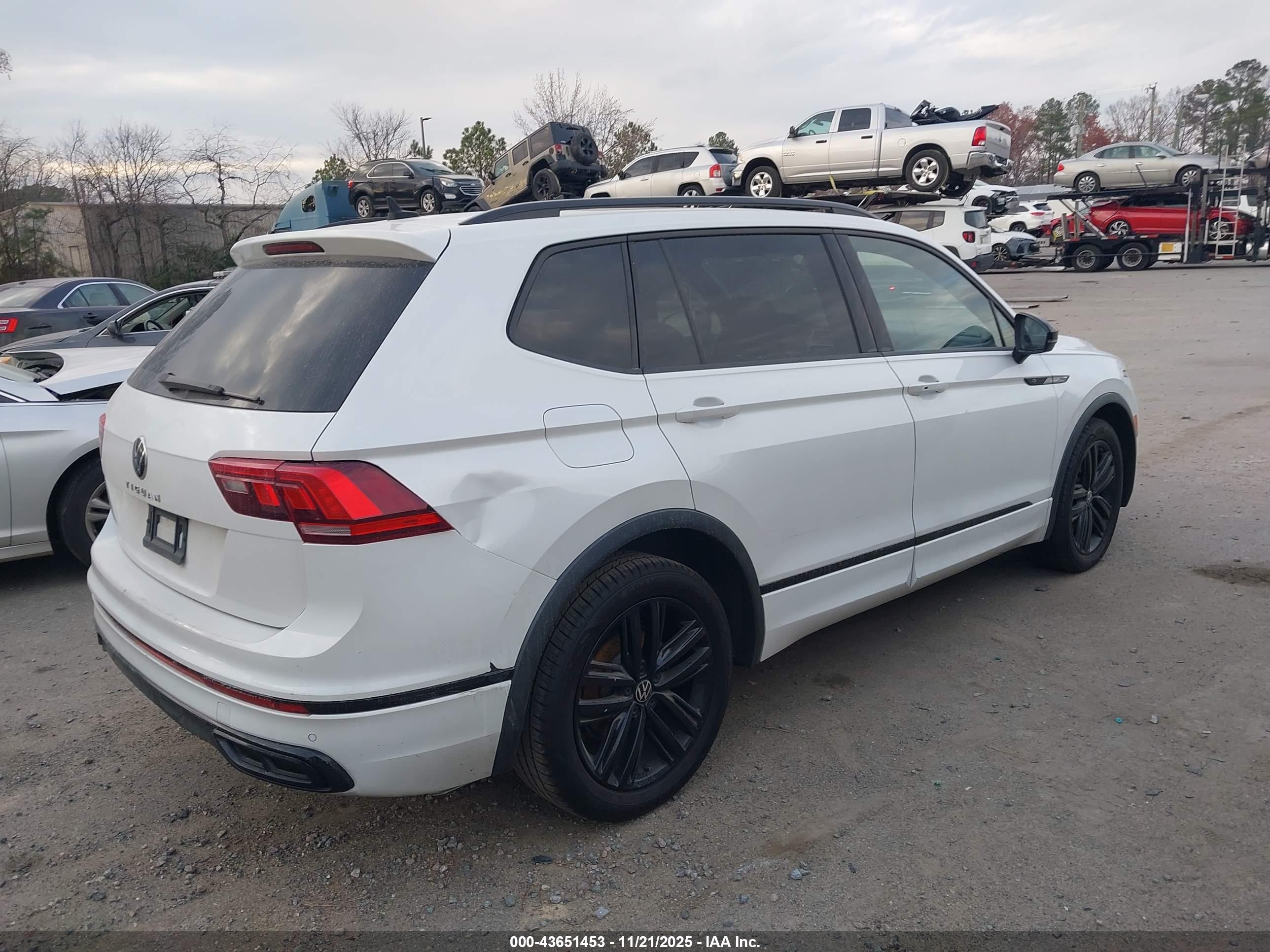 VOLKSWAGEN TIGUAN image 4
