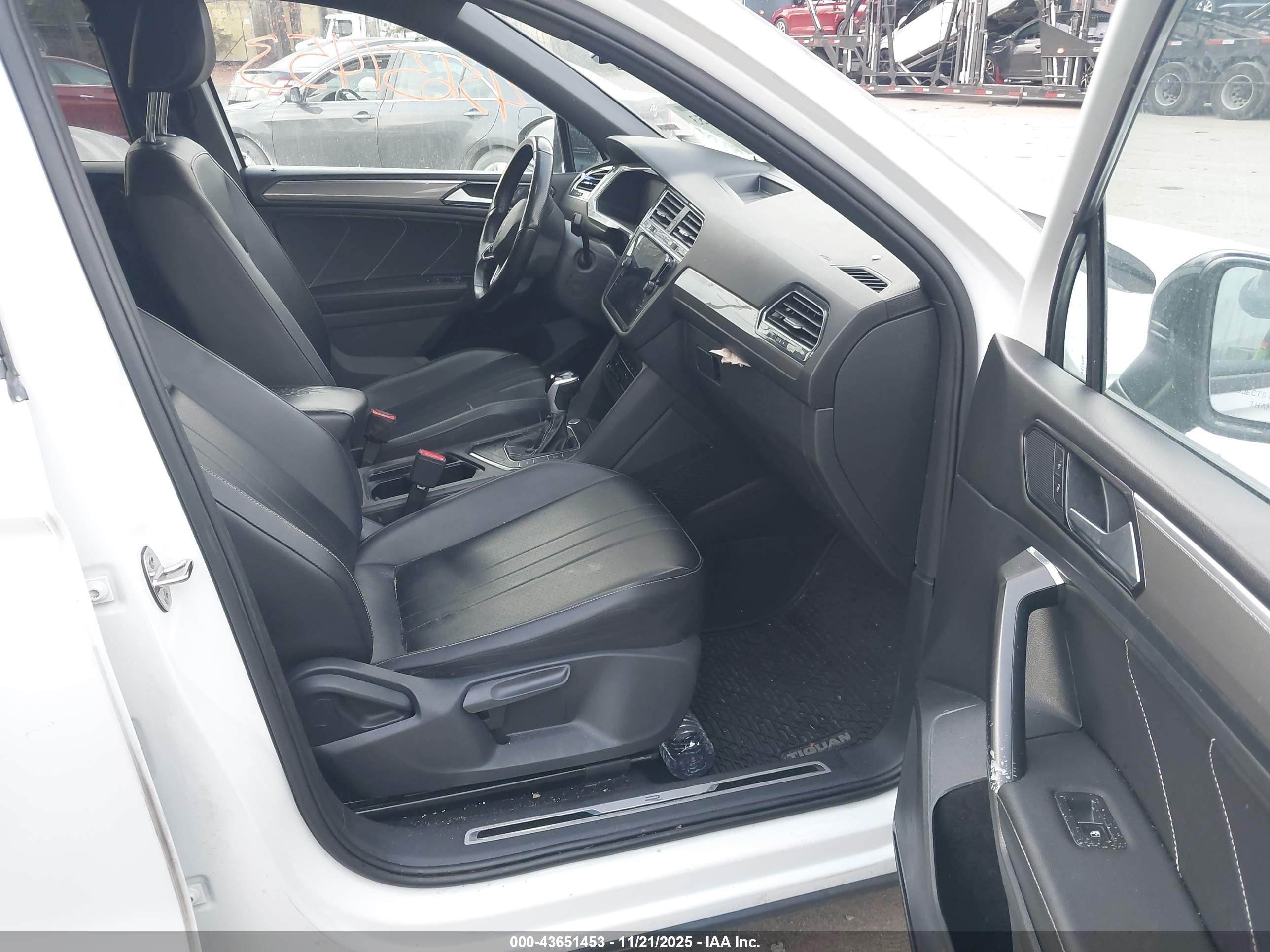 VOLKSWAGEN TIGUAN image 5