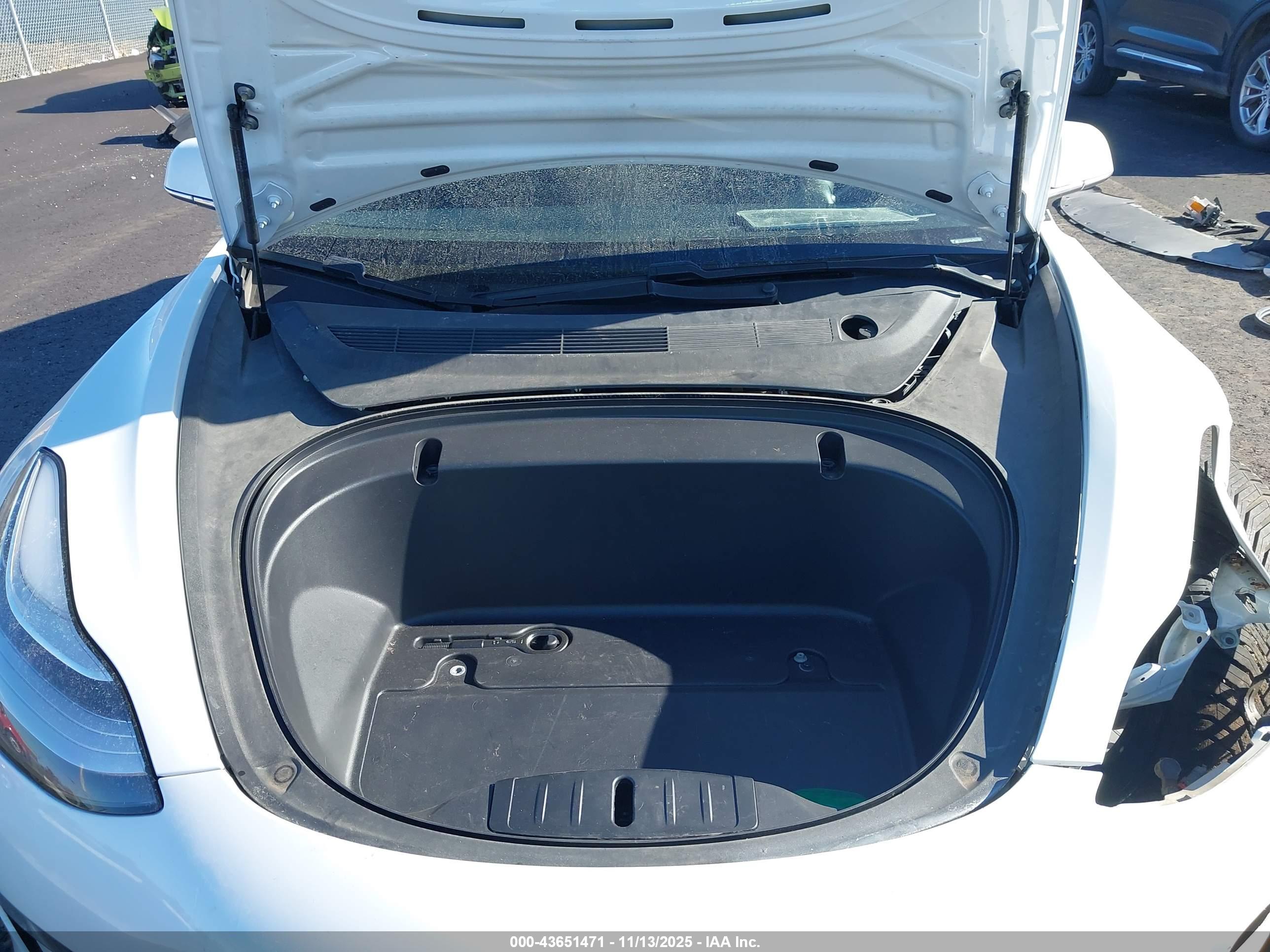 TESLA MODEL image 10