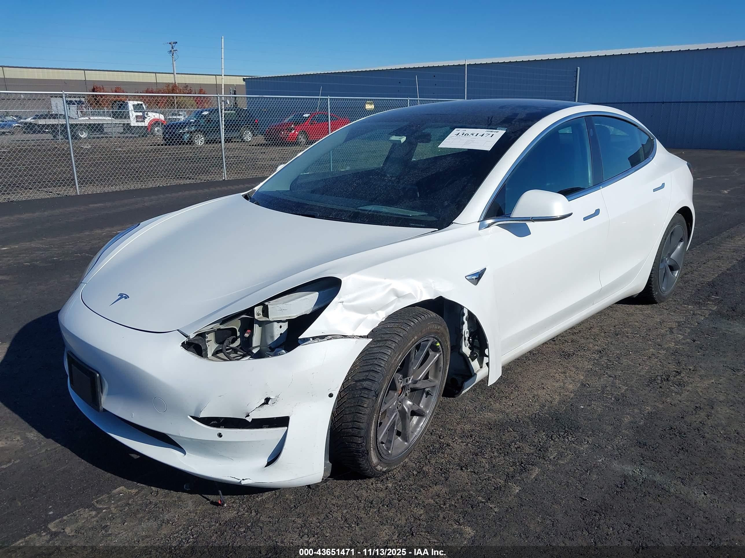 TESLA MODEL image 2