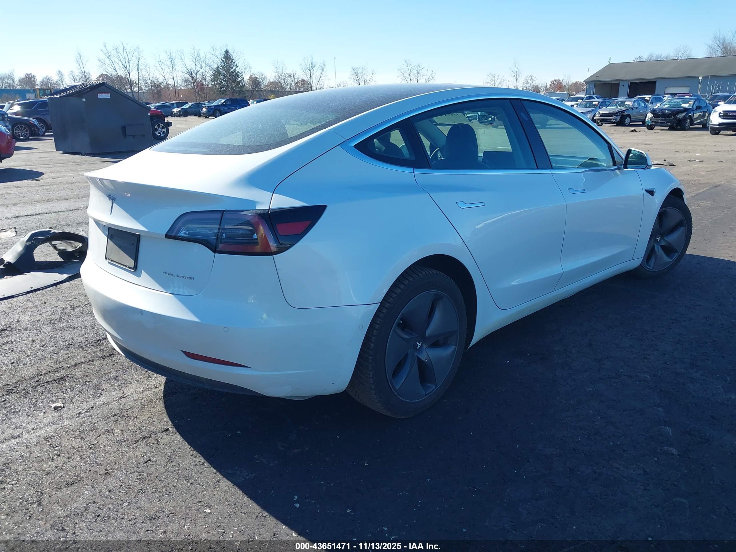 TESLA MODEL image 4