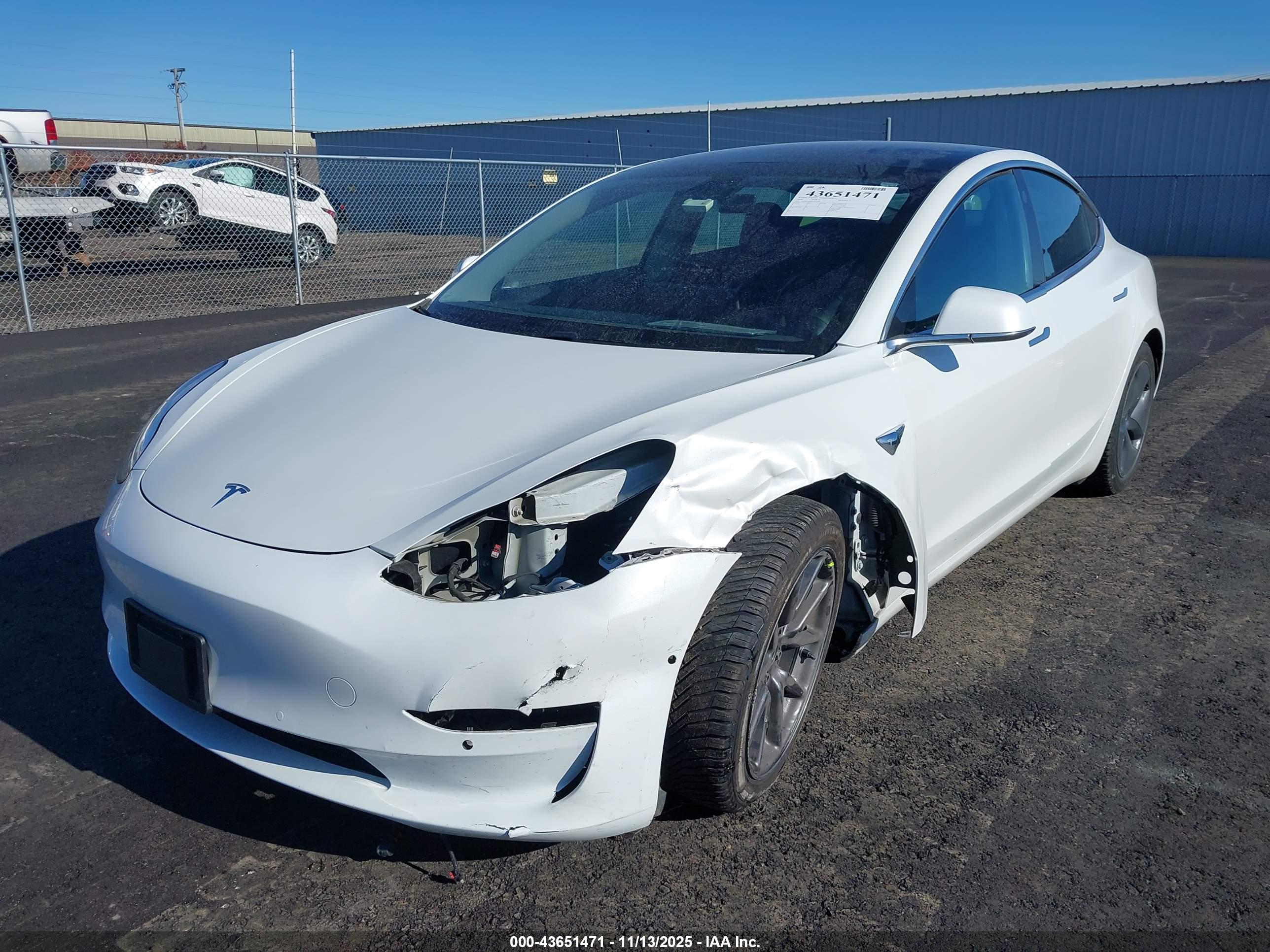 TESLA MODEL image 6