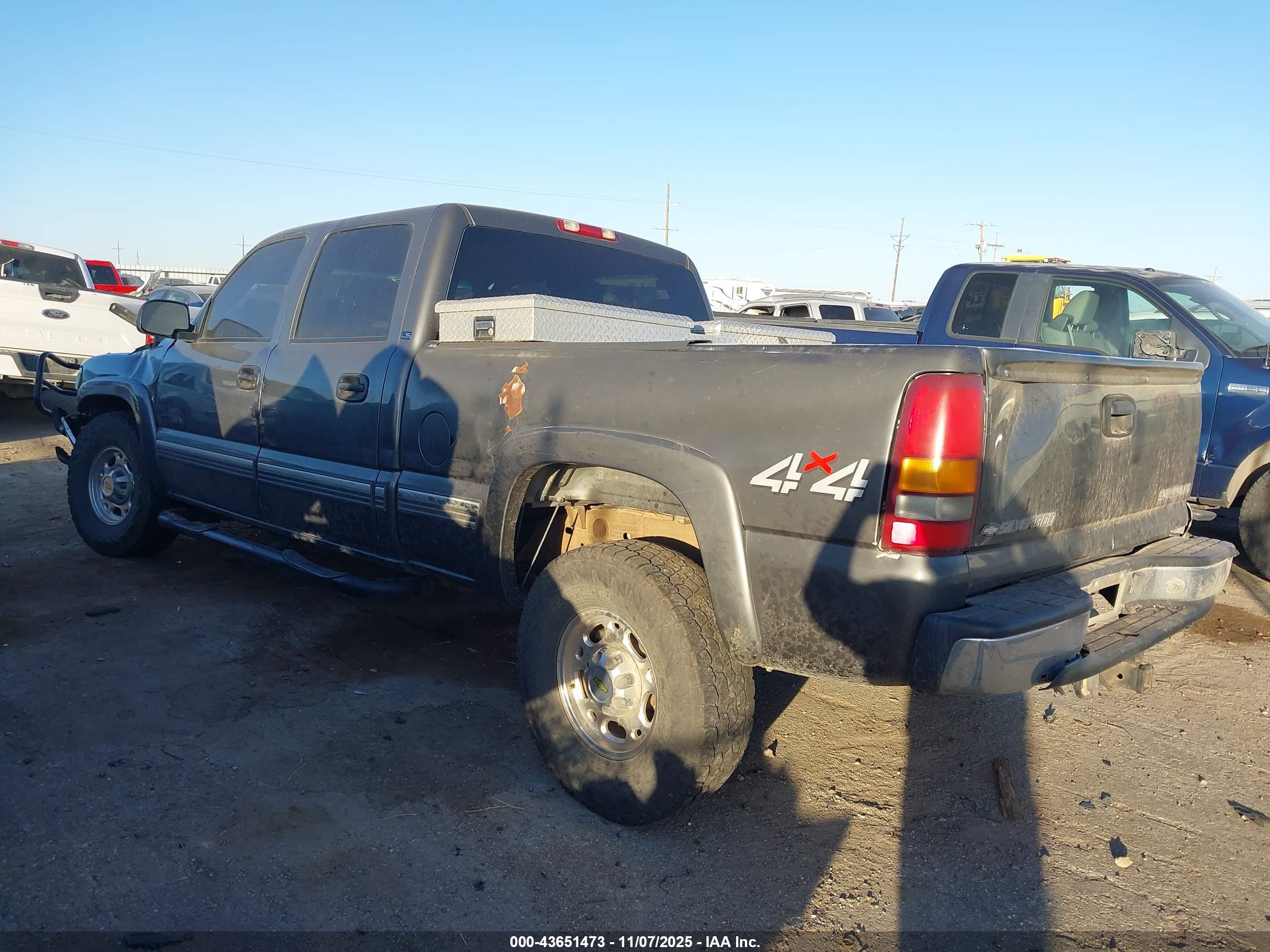CHEVROLET SILVERADO image 3