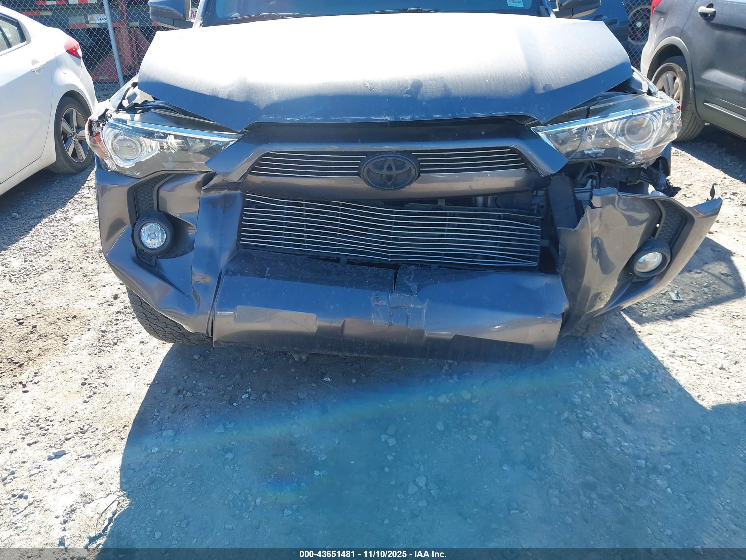 TOYOTA 4RUNNER image 6