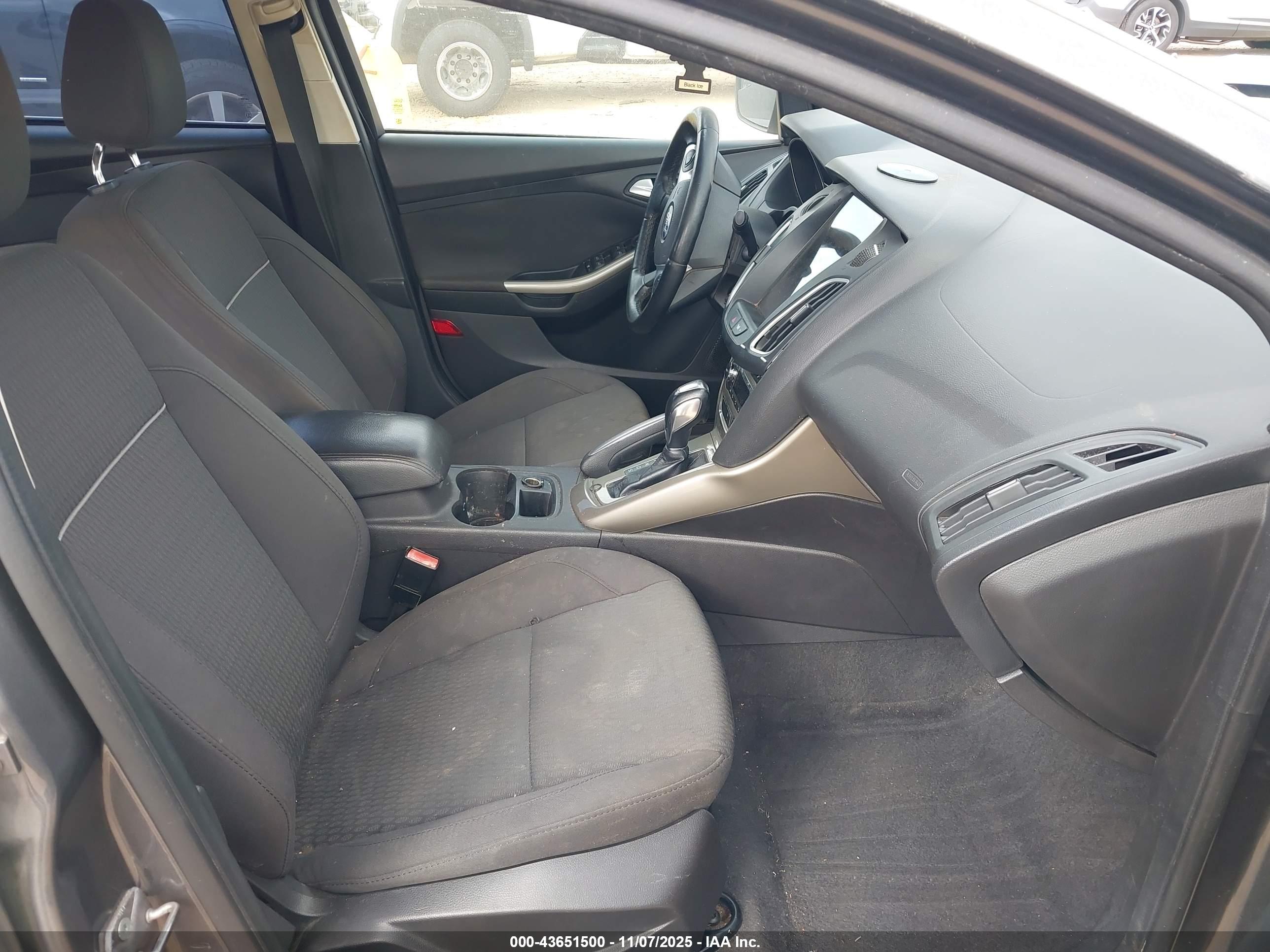FORD FOCUS image 5