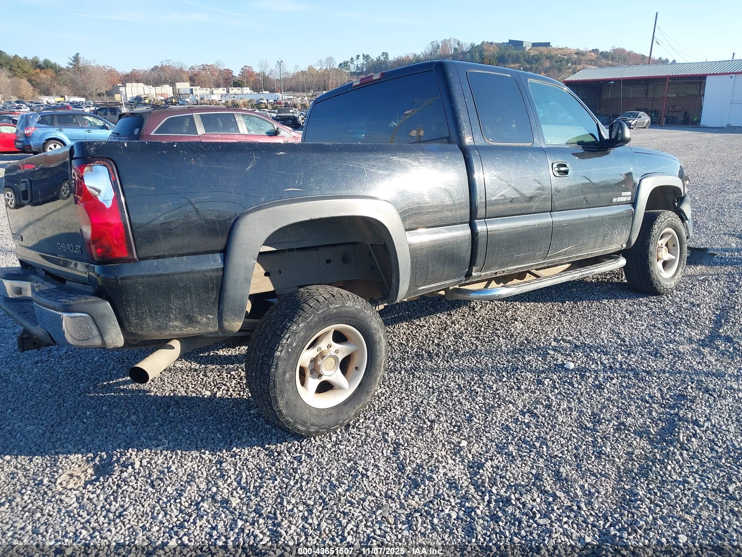 CHEVROLET SILVERADO image 4