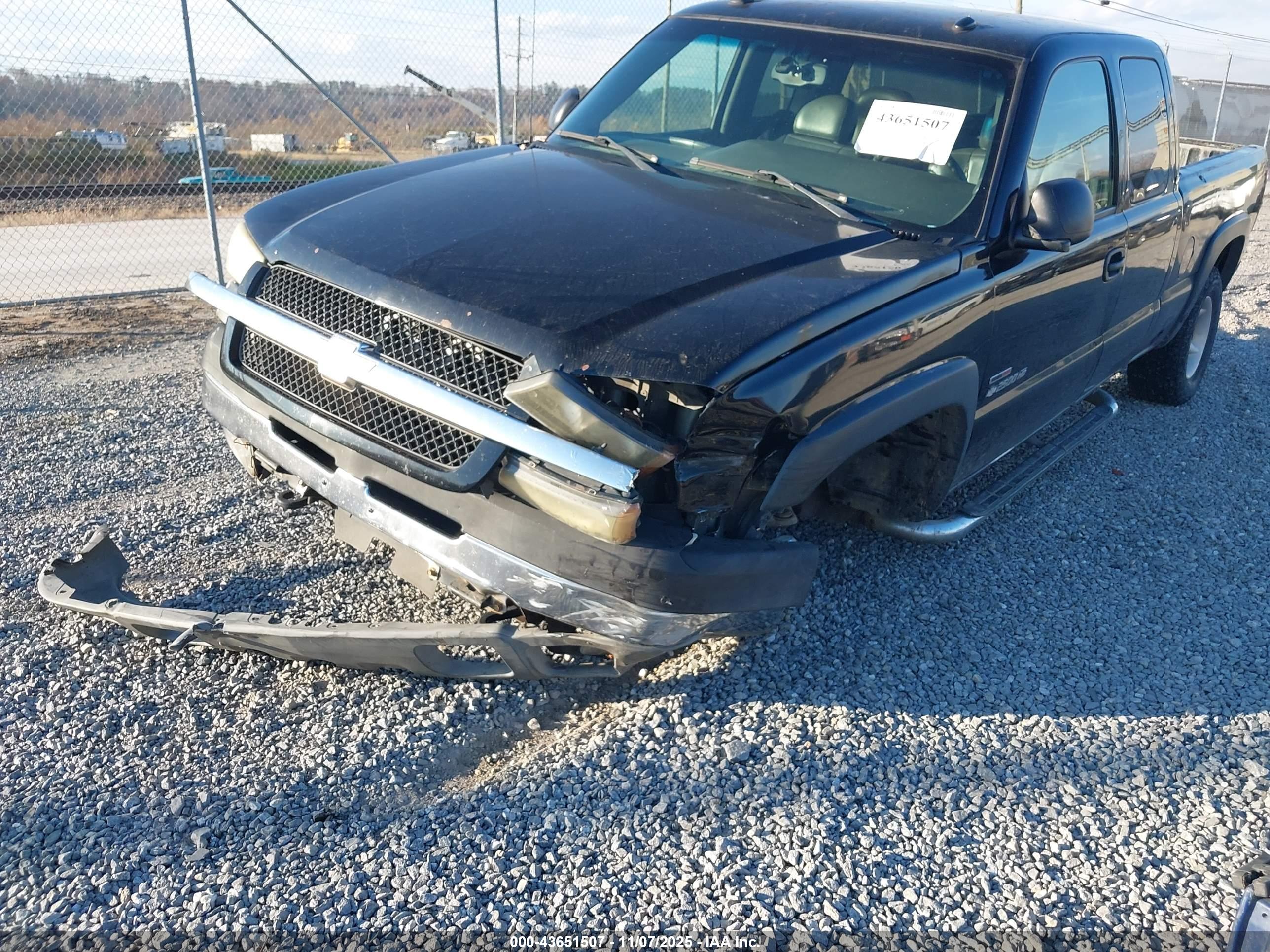 CHEVROLET SILVERADO image 6