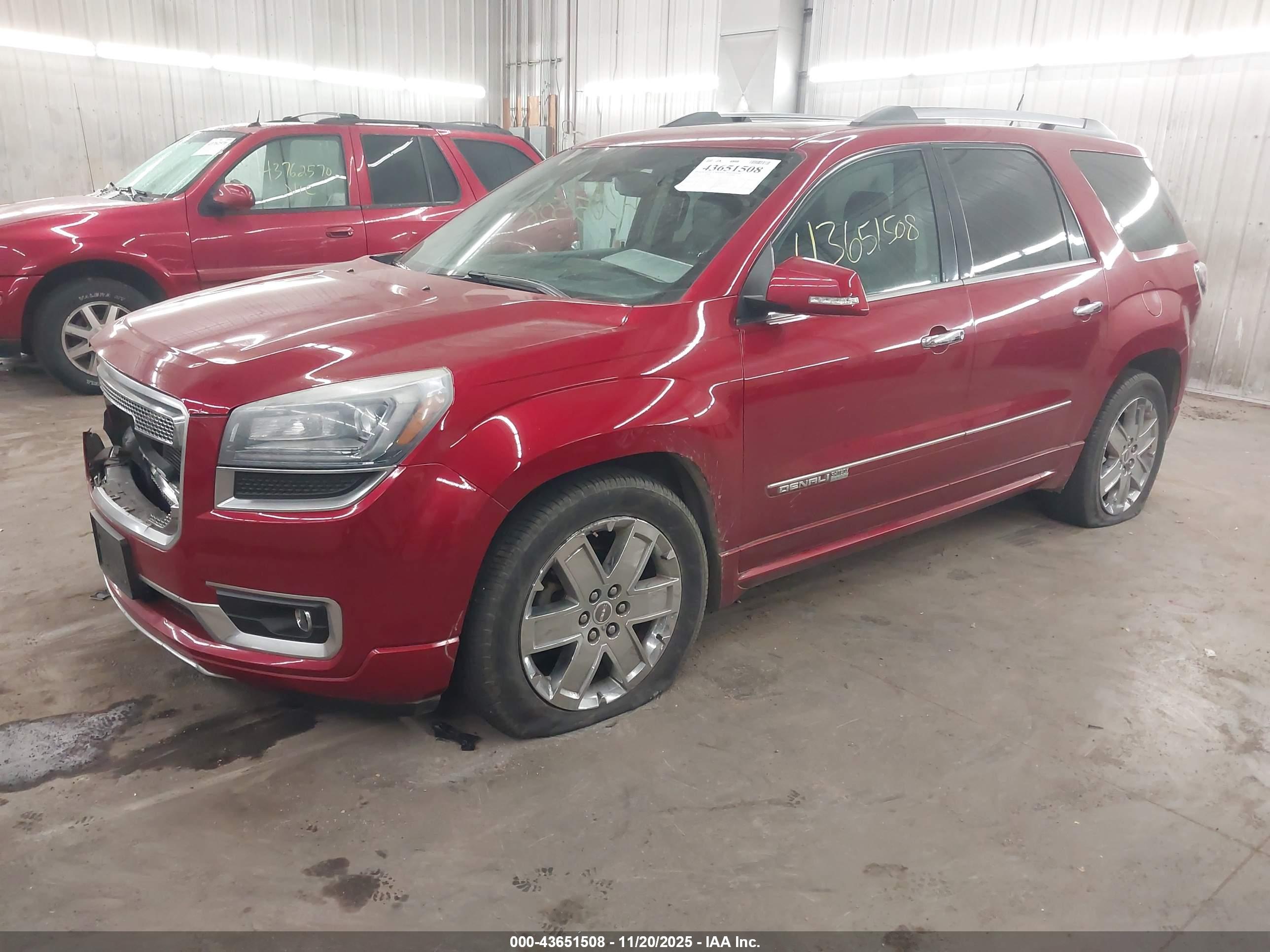 GMC ACADIA image 2