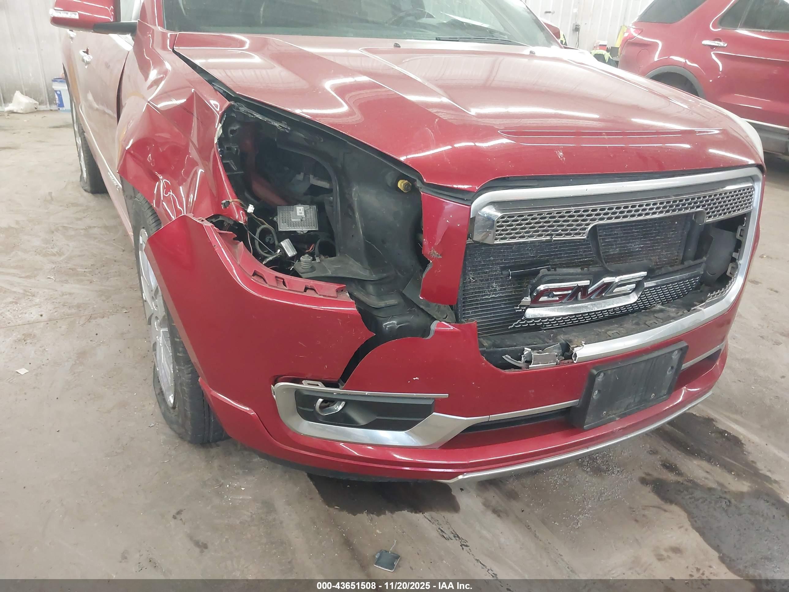 GMC ACADIA image 6