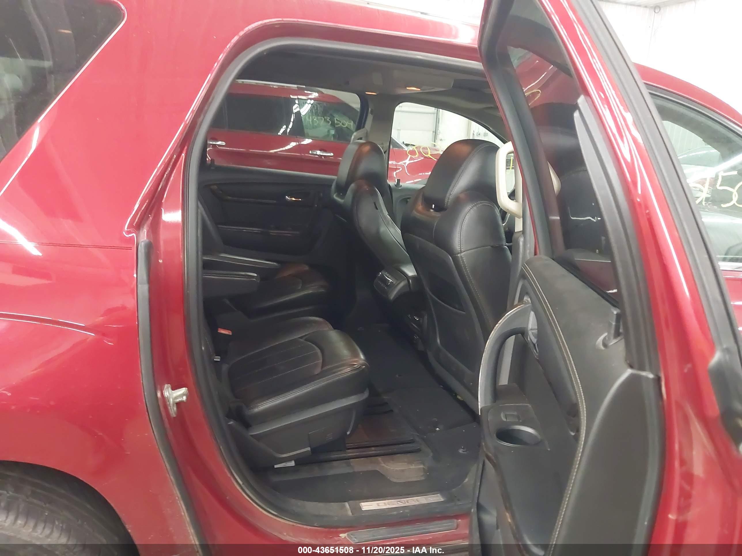 GMC ACADIA image 8