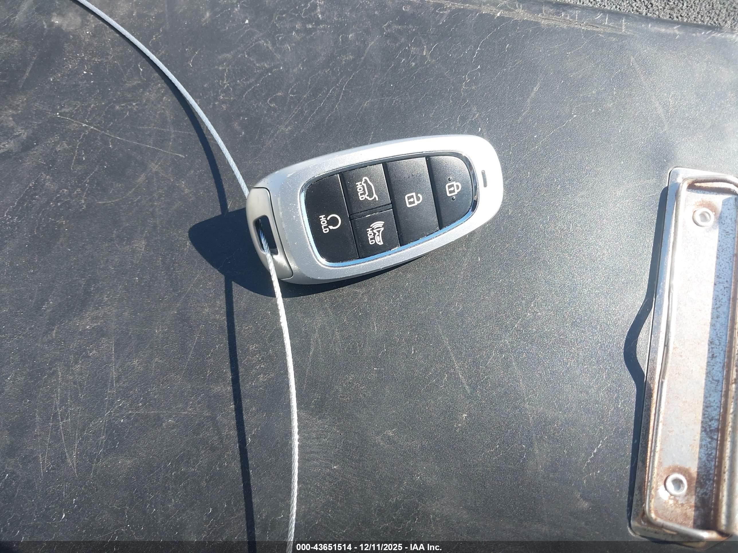 HYUNDAI TUCSON image 11