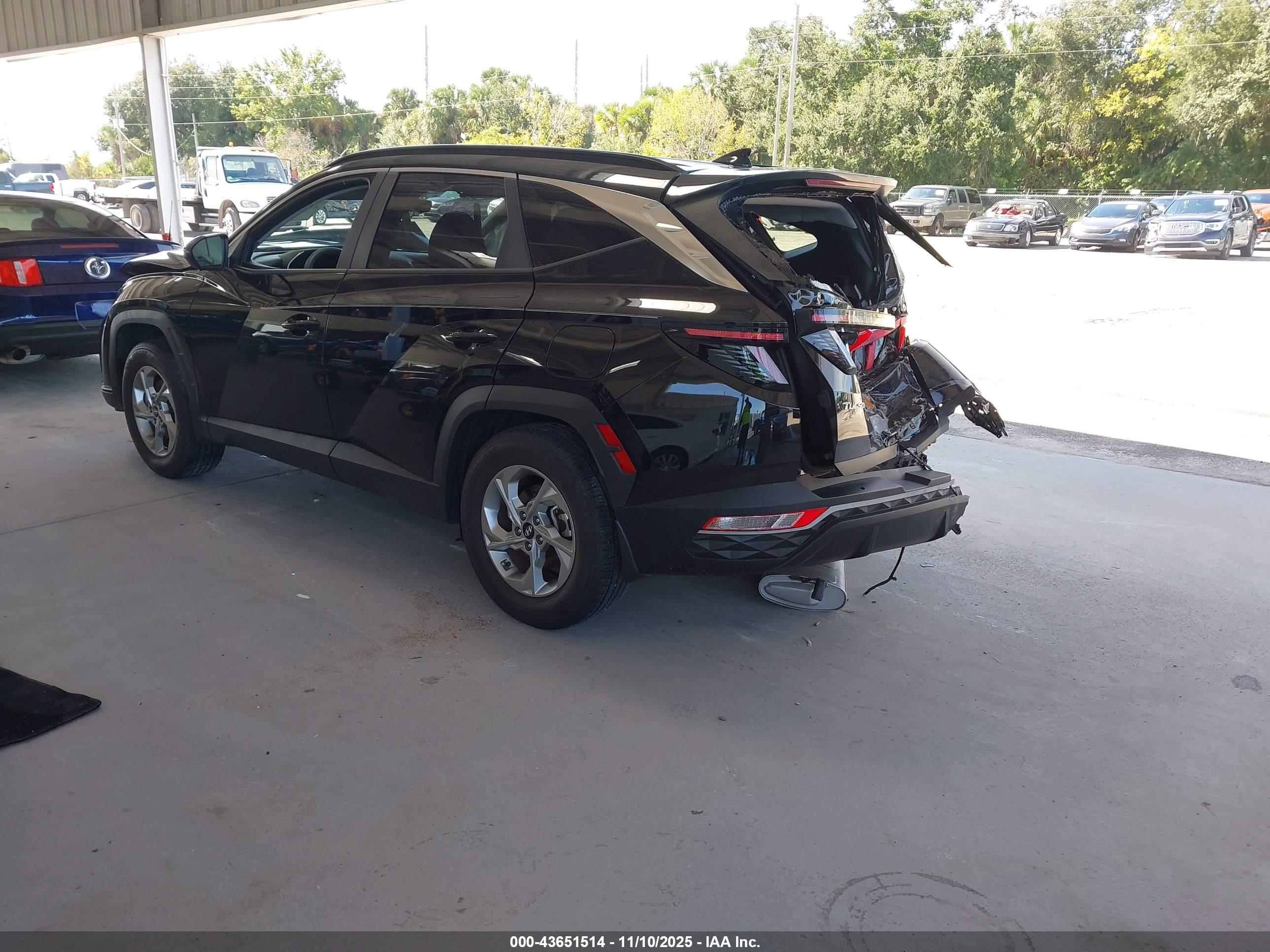HYUNDAI TUCSON image 3