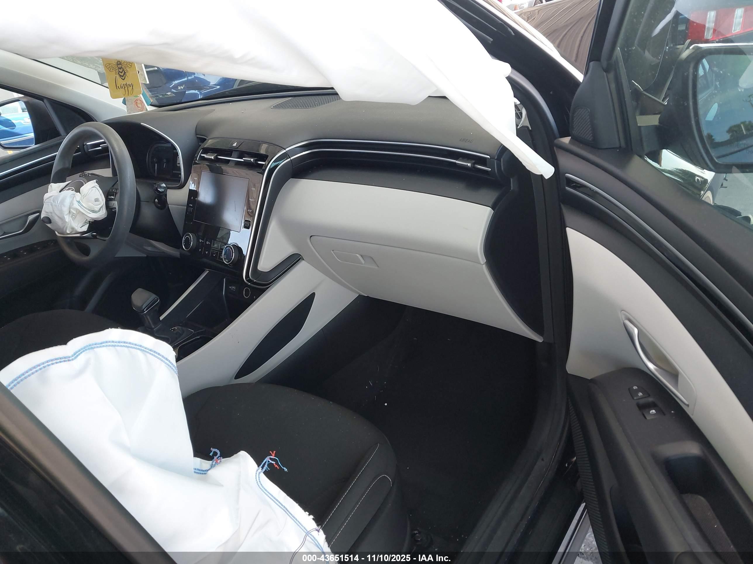 HYUNDAI TUCSON image 5