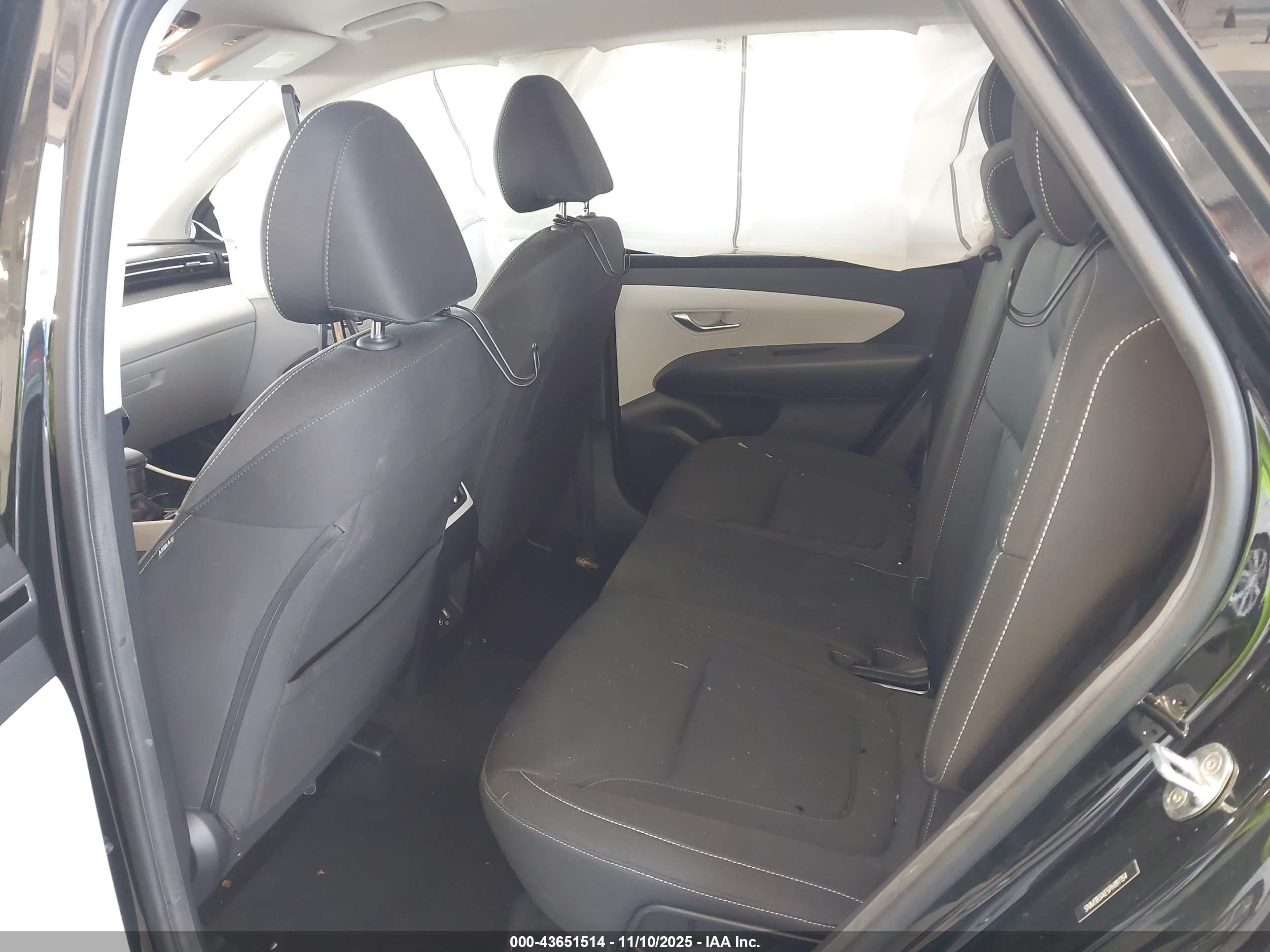 HYUNDAI TUCSON image 8