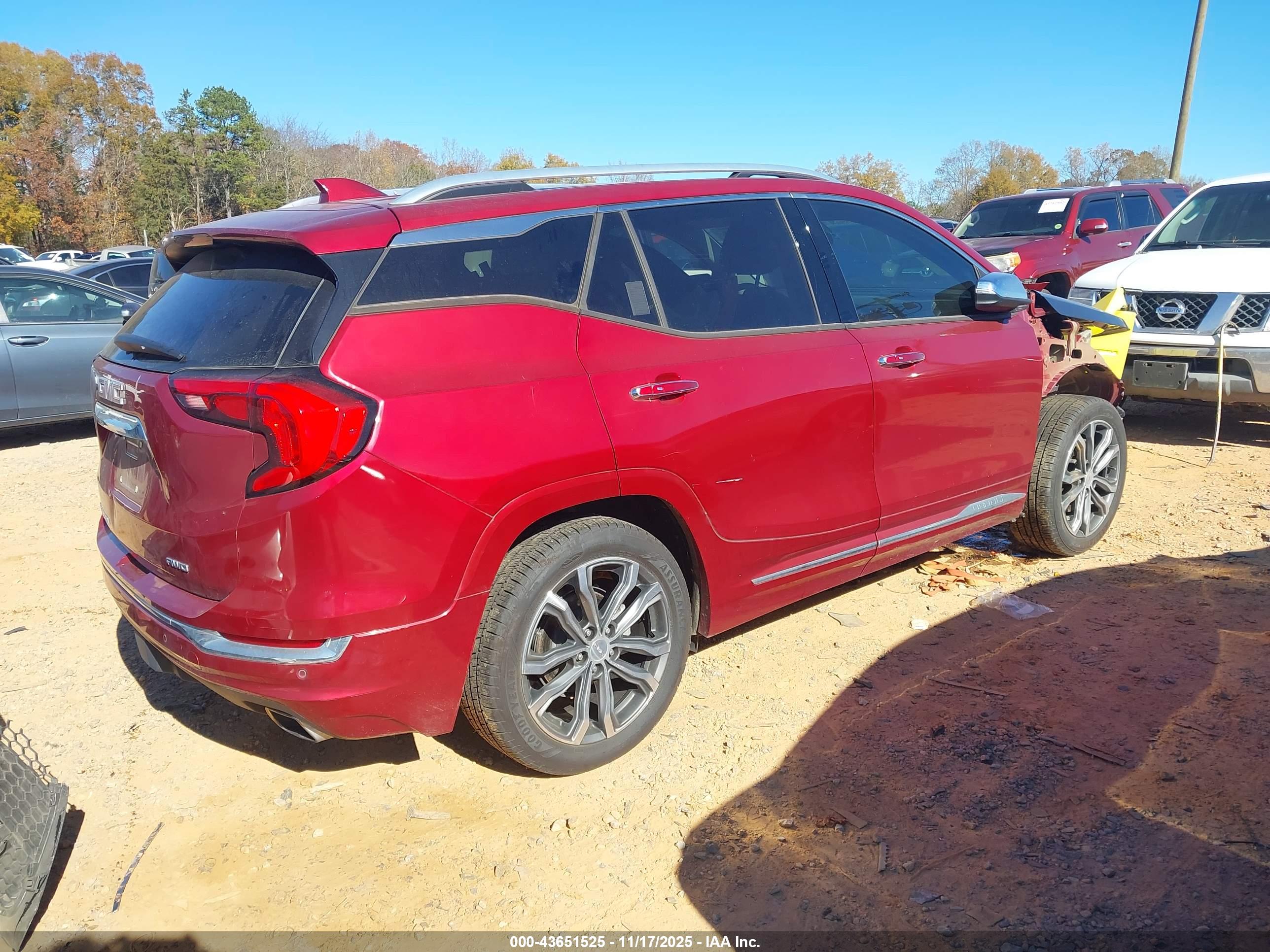 GMC TERRAIN image 4
