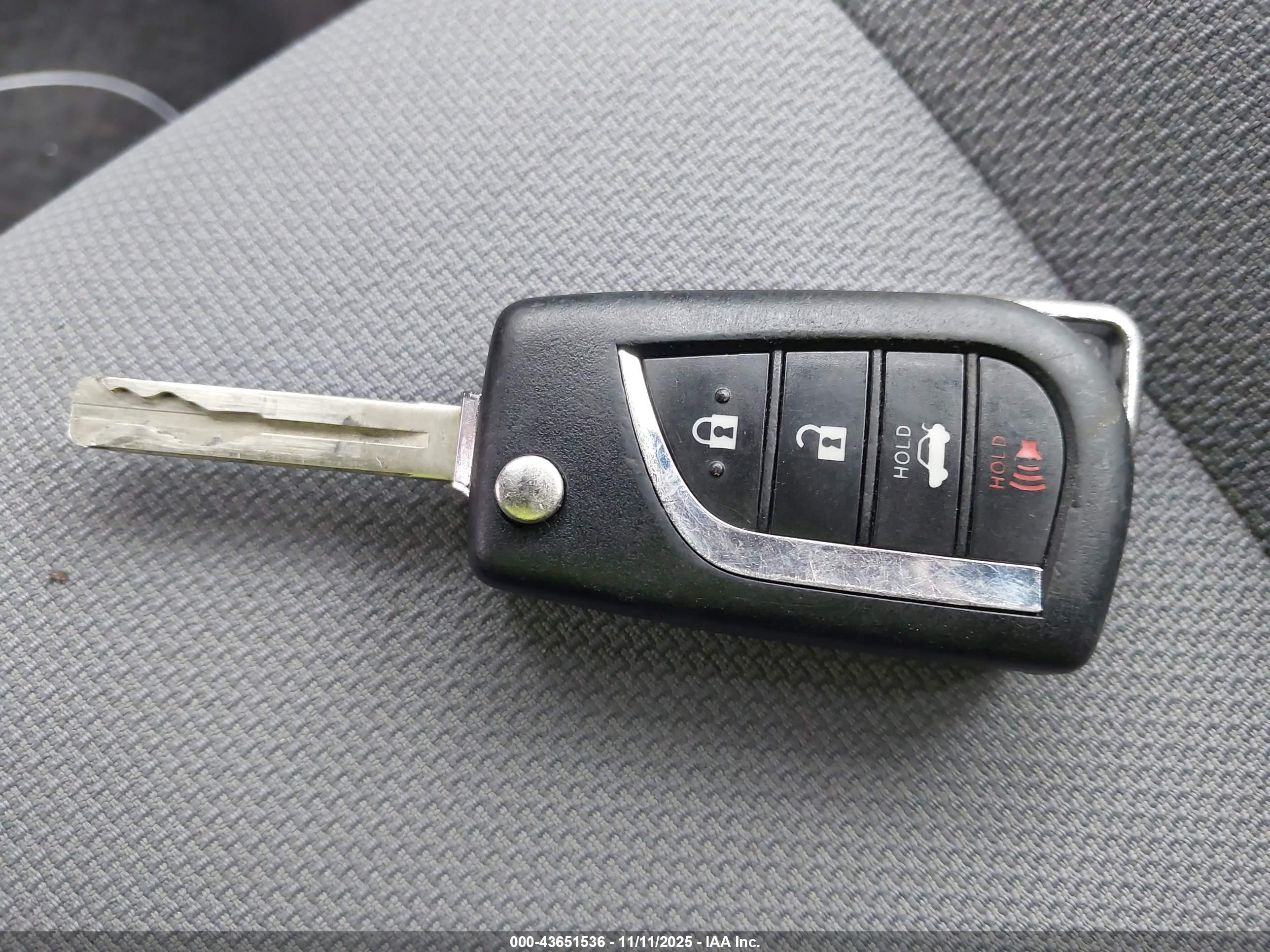 TOYOTA COROLLA image 11