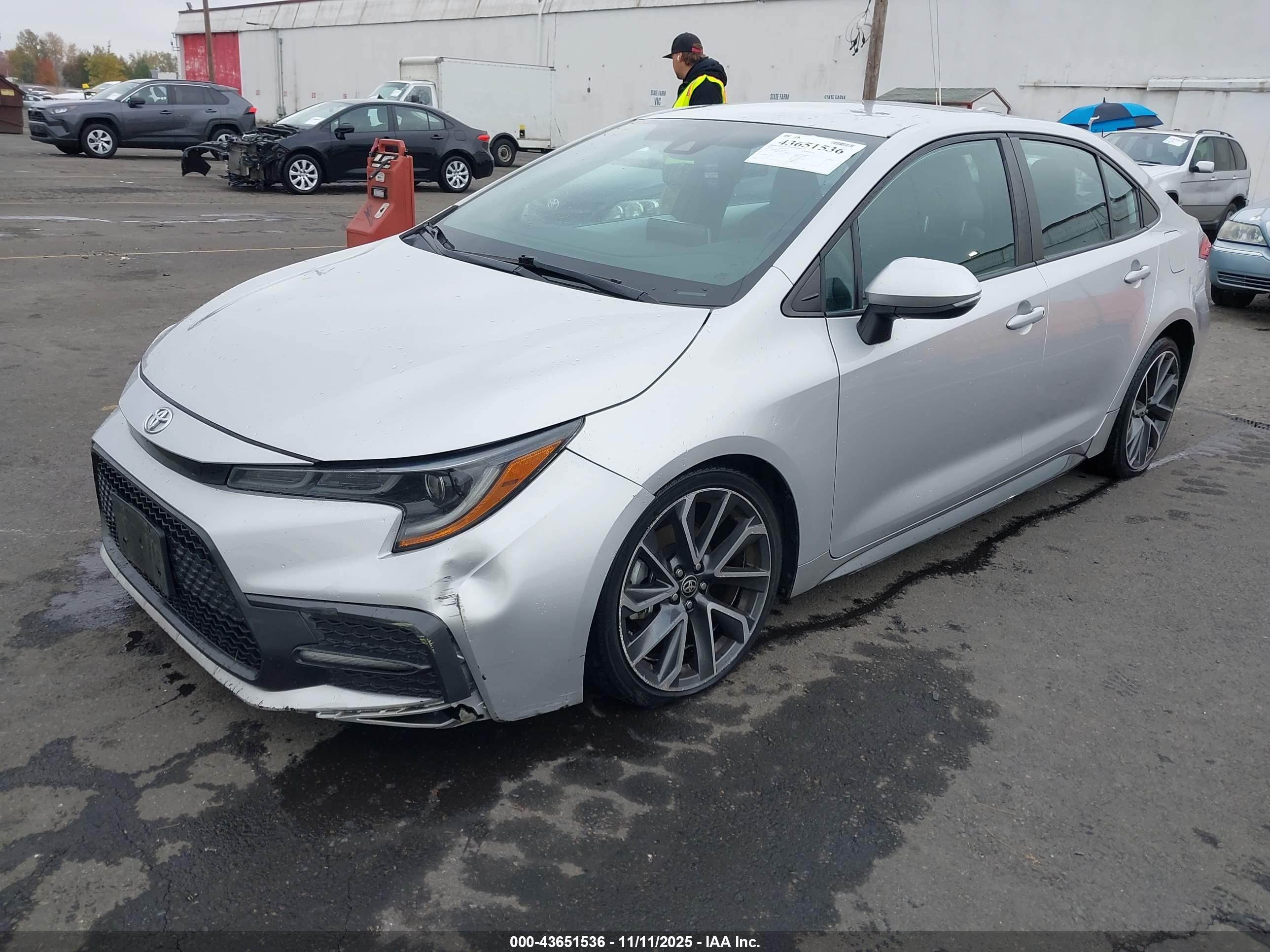 TOYOTA COROLLA image 2