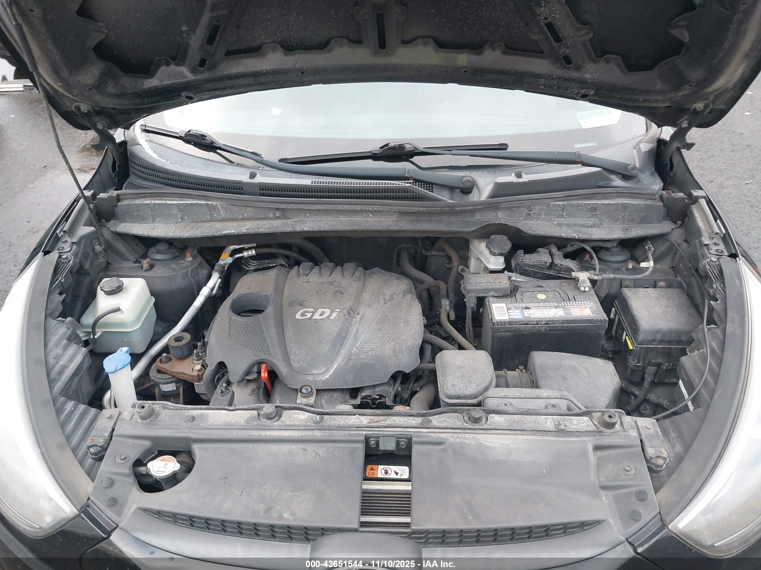 HYUNDAI TUCSON image 10