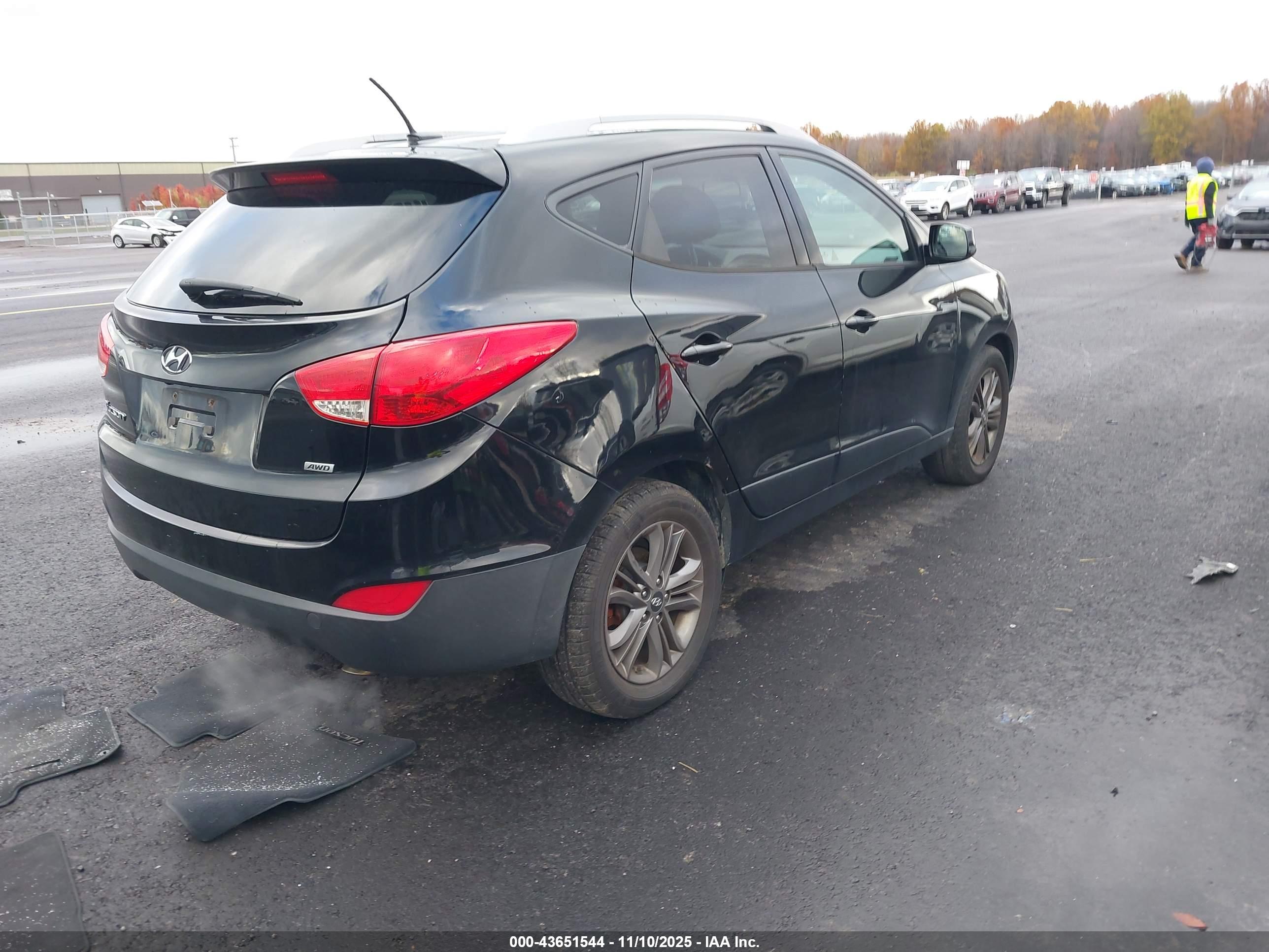 HYUNDAI TUCSON image 4