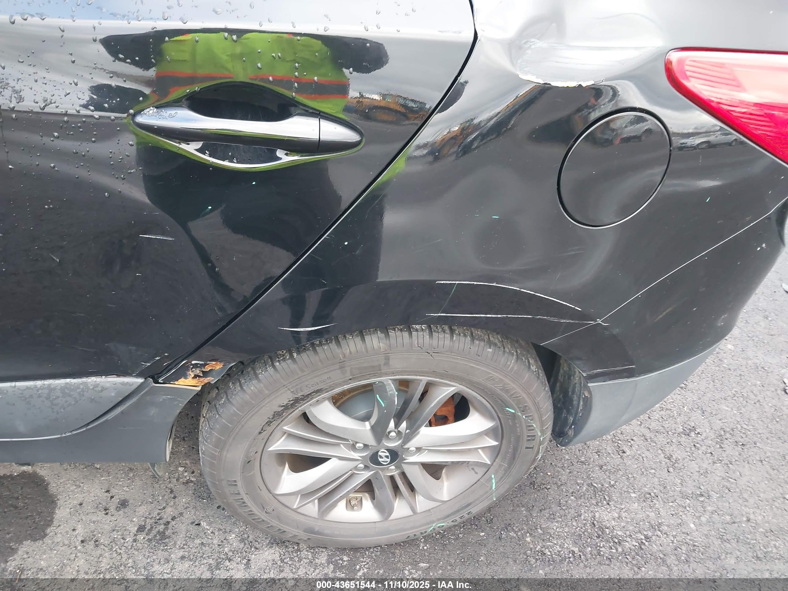 HYUNDAI TUCSON image 6